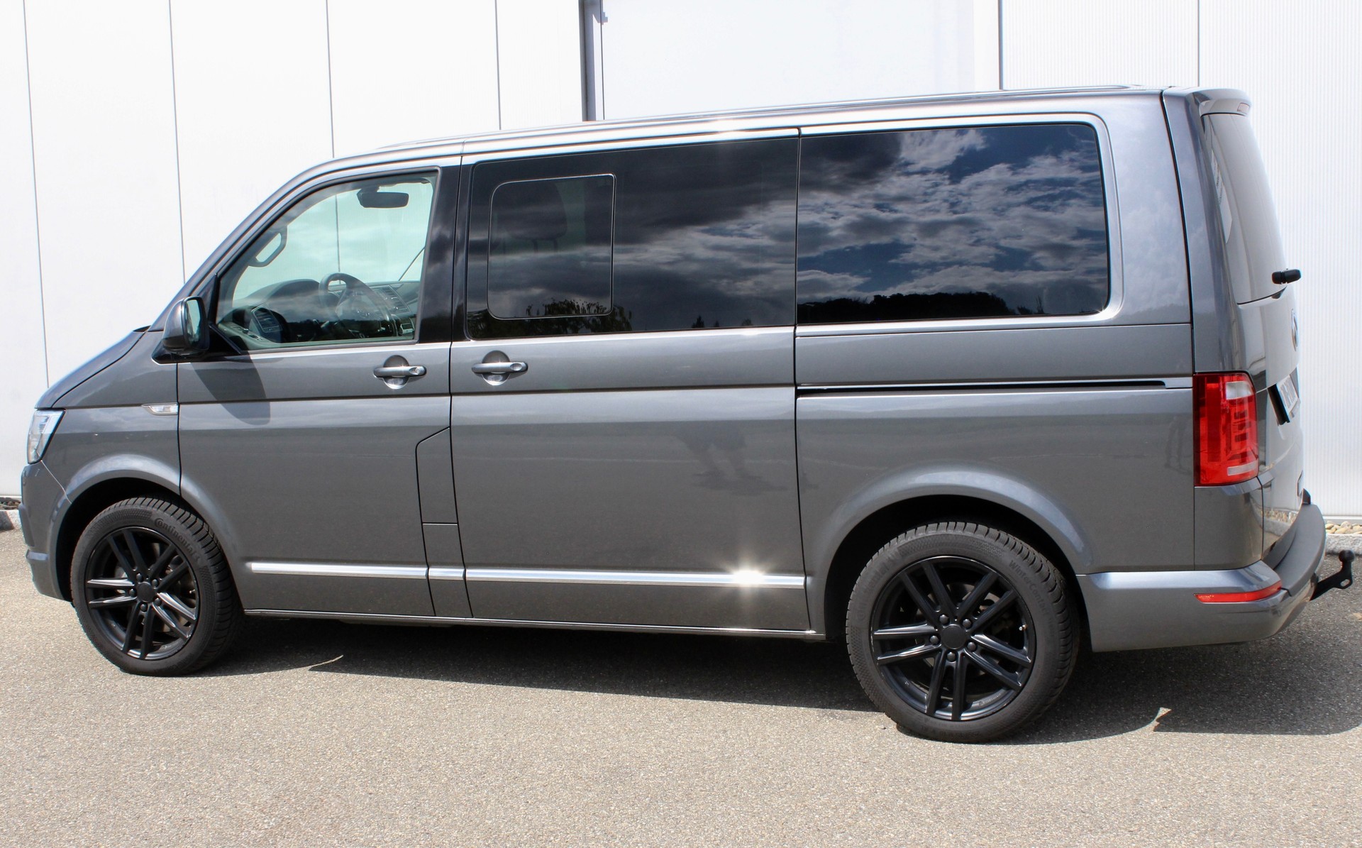 VW T6 Multivan 2.0 TDI Highline DSG 4 Motion-image-1