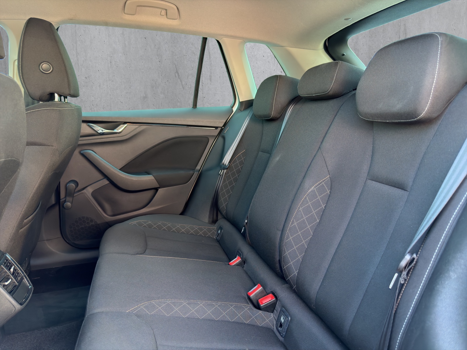 SKODA Kamiq 1.0 TSI Fresh DSG-image-13