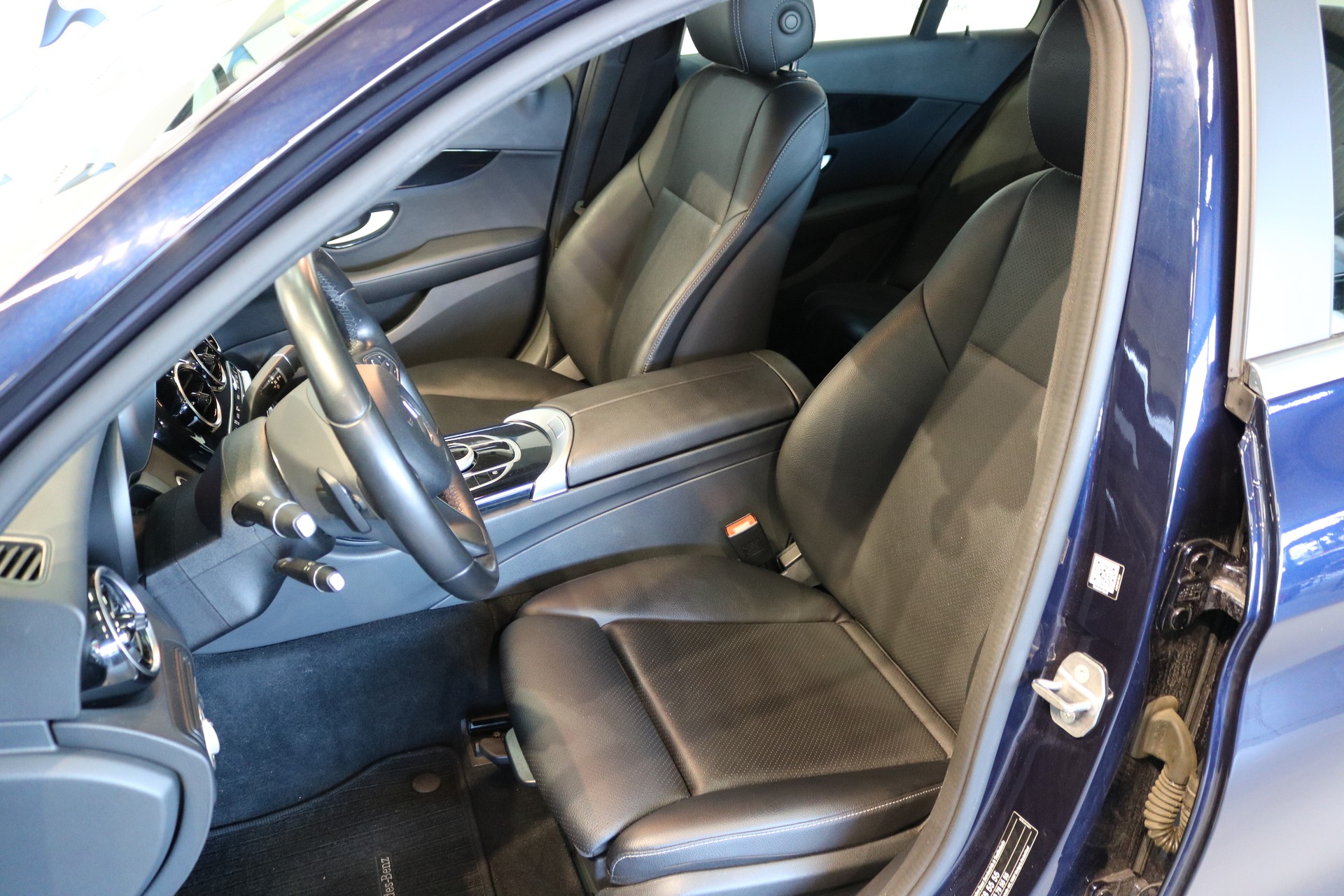 MERCEDES-BENZ C 220 BlueTEC Exclusive 7G-Tronic-showroom-element-1