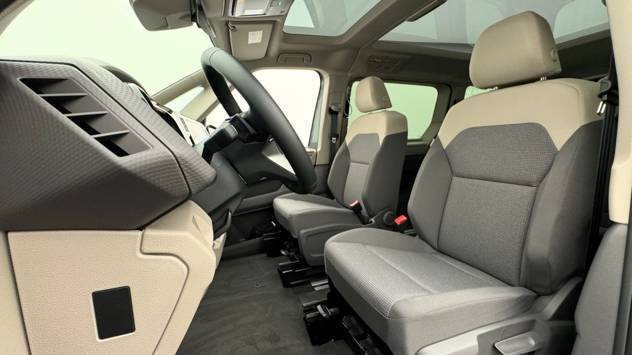 VW Multivan 2.0 TDI Life DSG-image-4