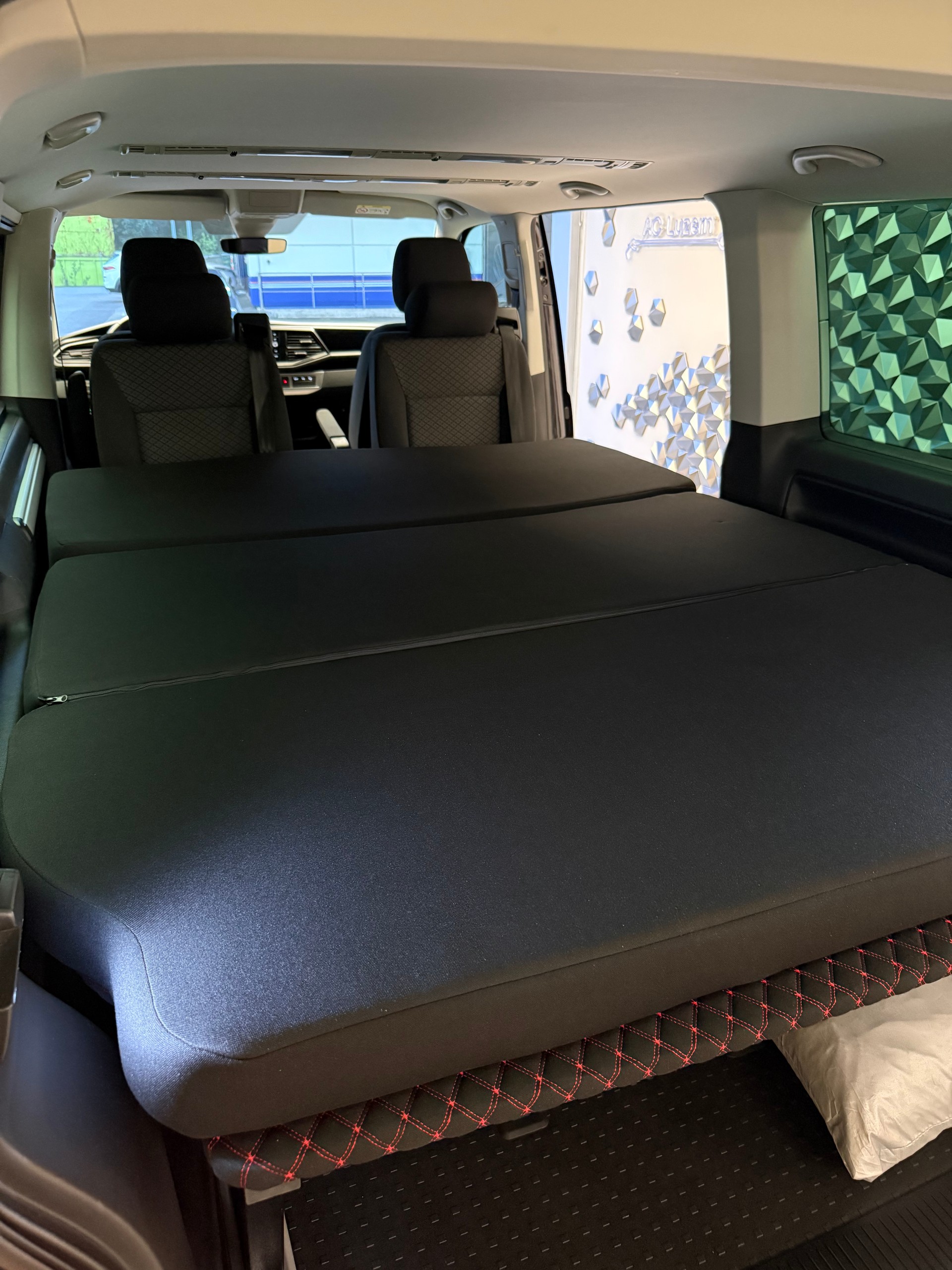 VW T6.1 Multivan 2.0 TDI Trendline Liberty 4Motion DSG-image-11