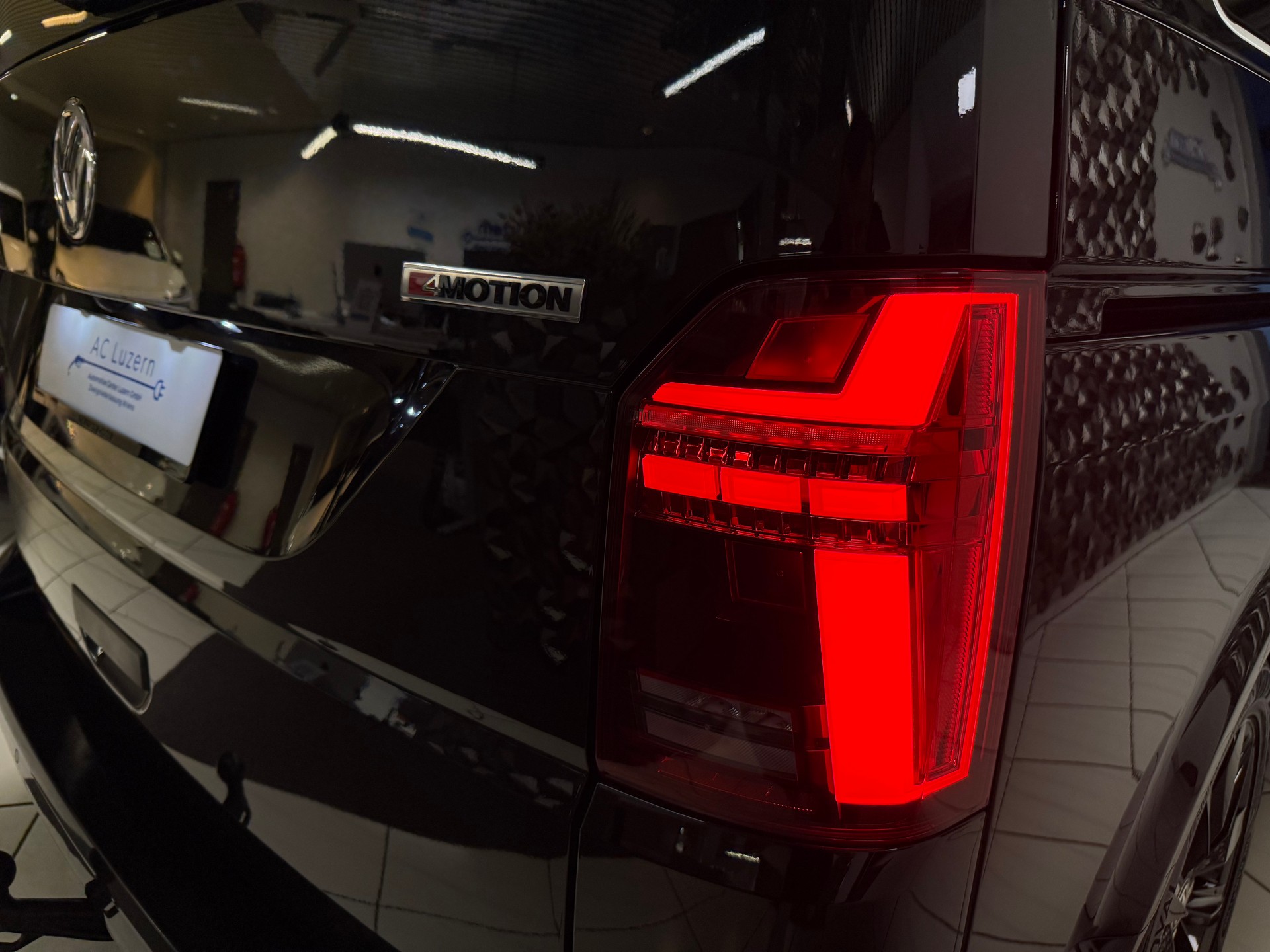 VW T6.1 Multivan 2.0 TDI Trendline Liberty 4Motion DSG-image-21