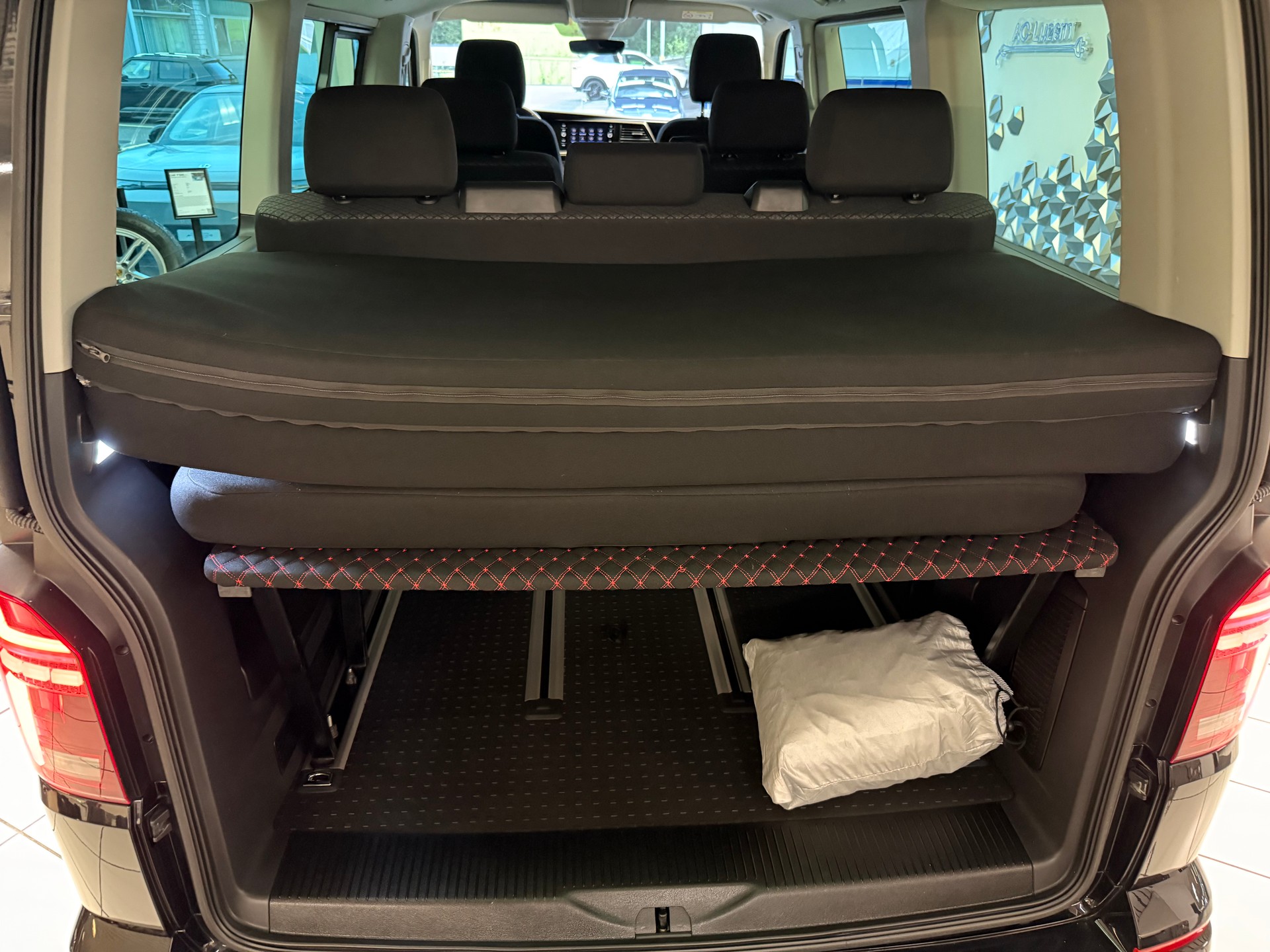 VW T6.1 Multivan 2.0 TDI Trendline Liberty 4Motion DSG-image-6