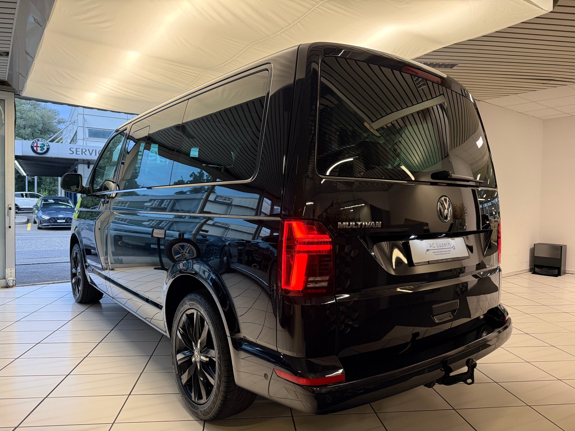 VW T6.1 Multivan 2.0 TDI Trendline Liberty 4Motion DSG-image-1