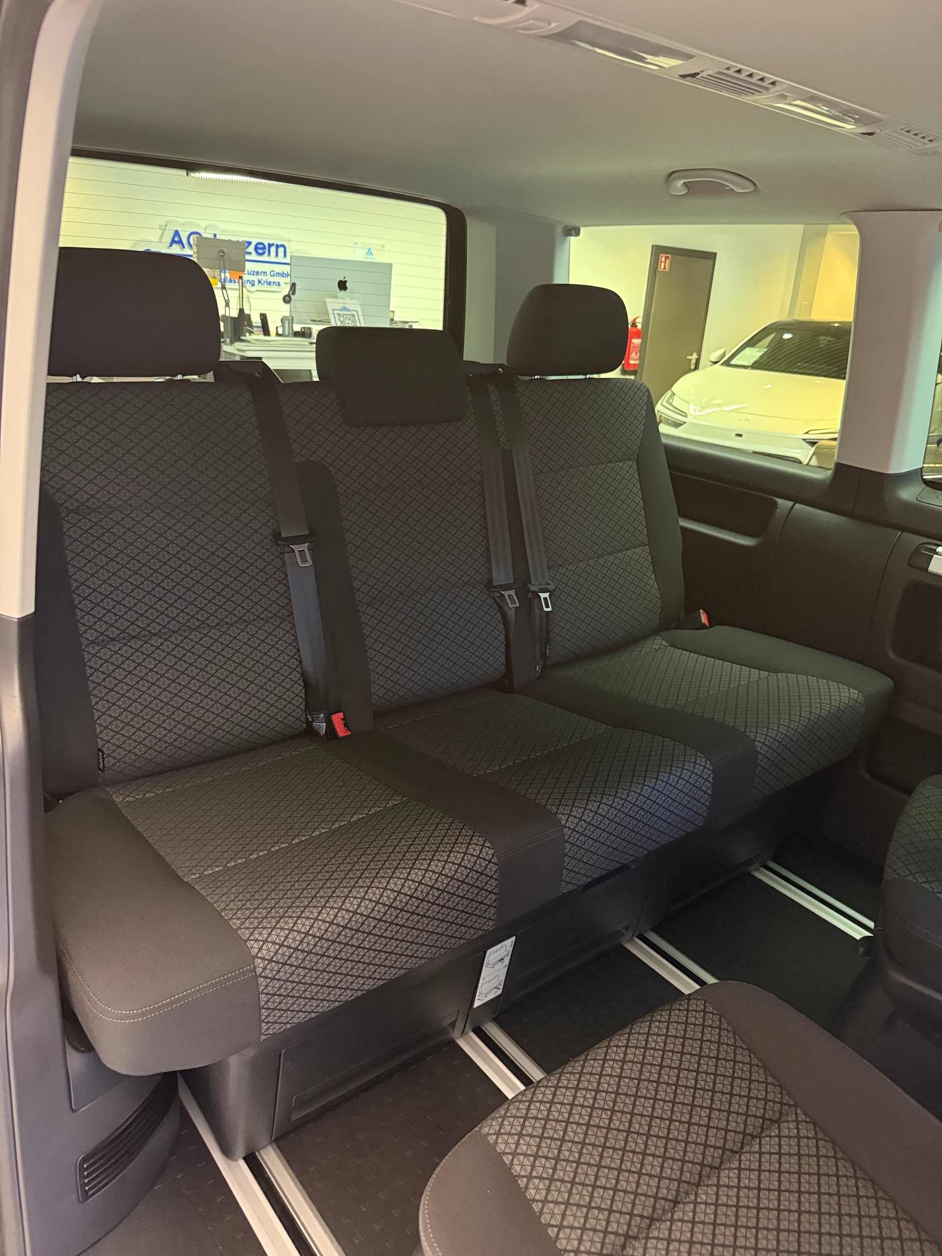 VW T6.1 Multivan 2.0 TDI Trendline Liberty 4Motion DSG-image-10