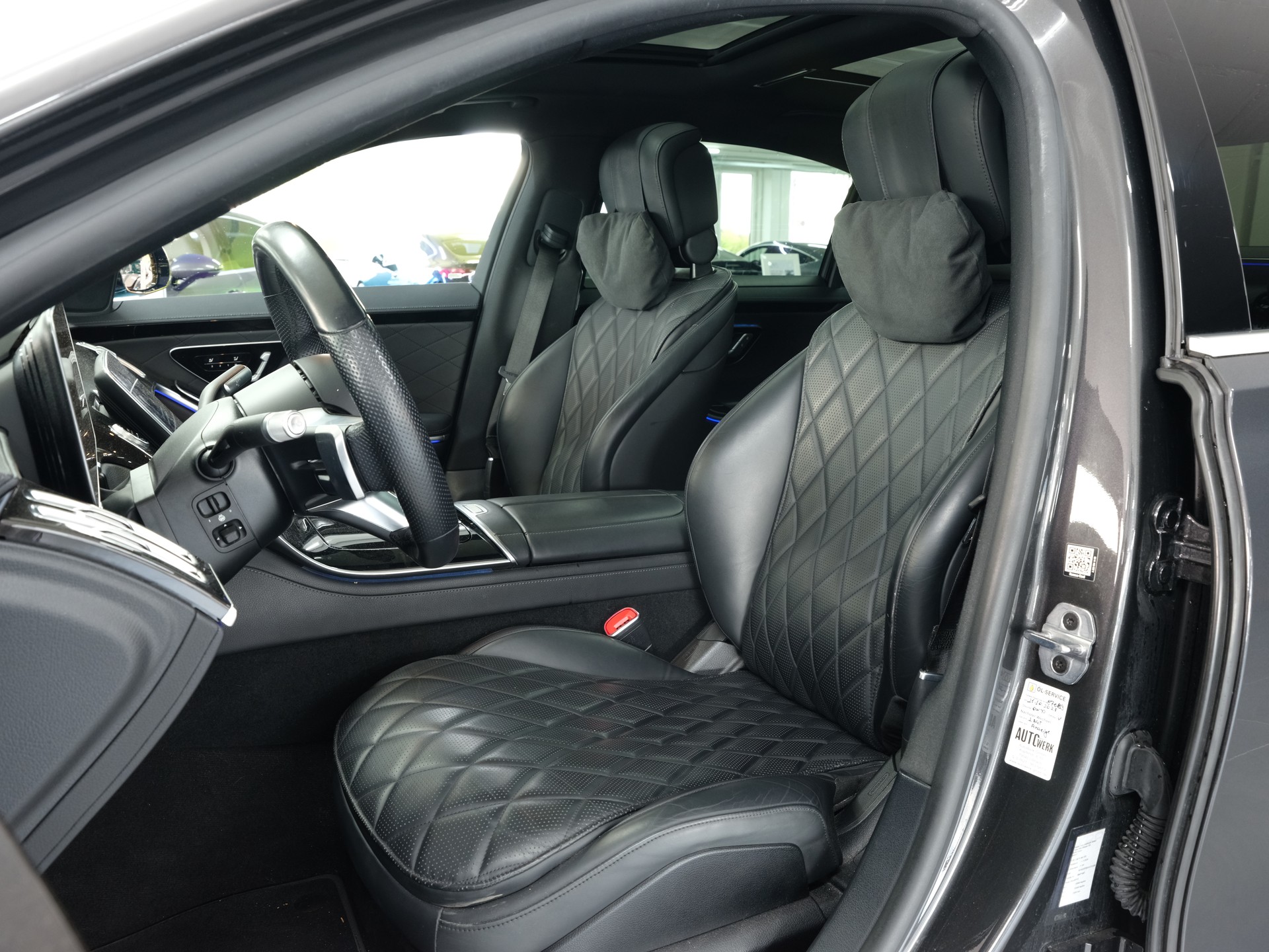 MERCEDES-BENZ S 500 4Matic AMG Line 9G-Tronic *Burmester* *360 Kamera* *Designo*-image-21