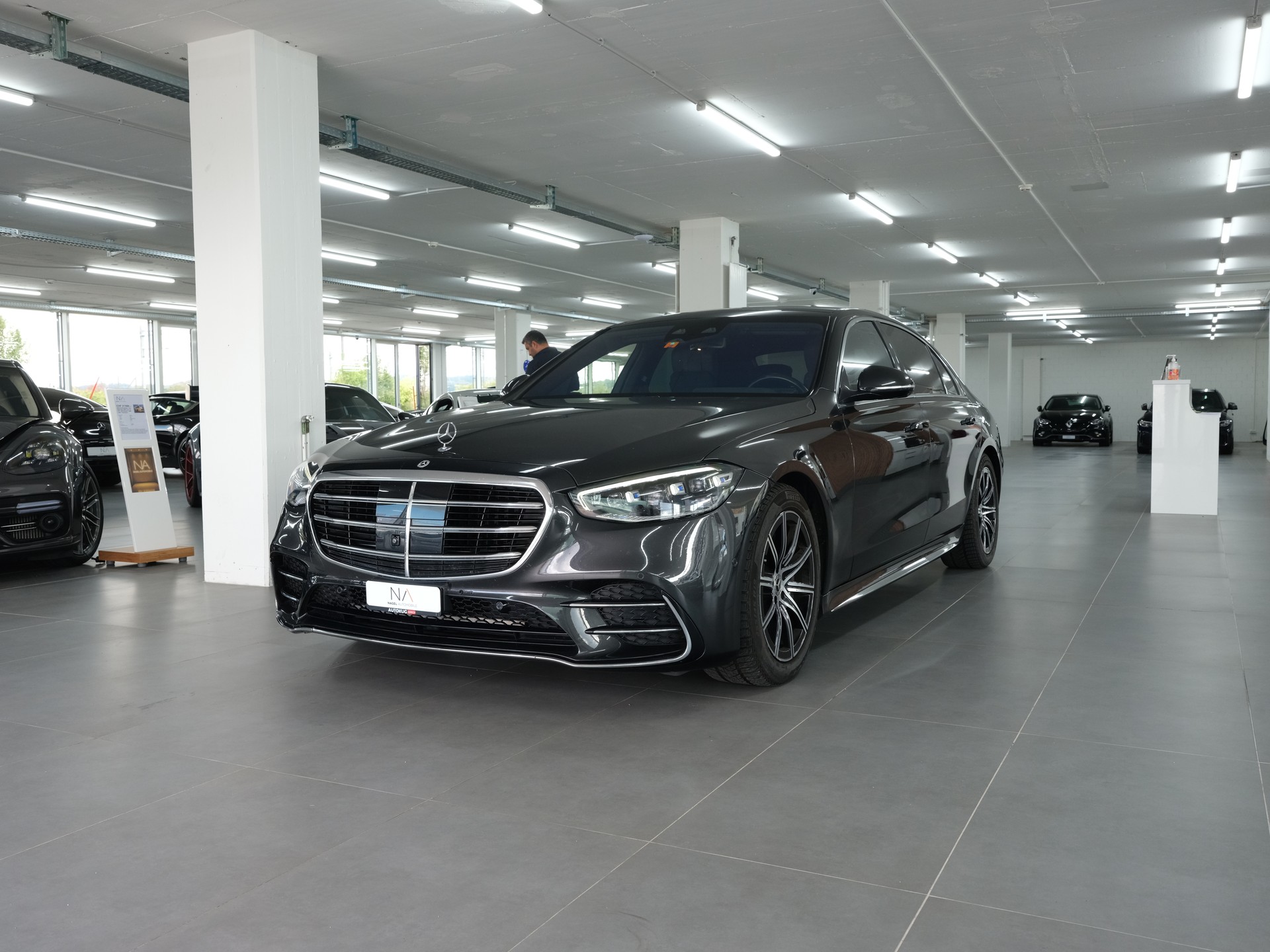 MERCEDES-BENZ S 500 4Matic AMG Line 9G-Tronic *Burmester* *360 Kamera* *Designo*-image-8