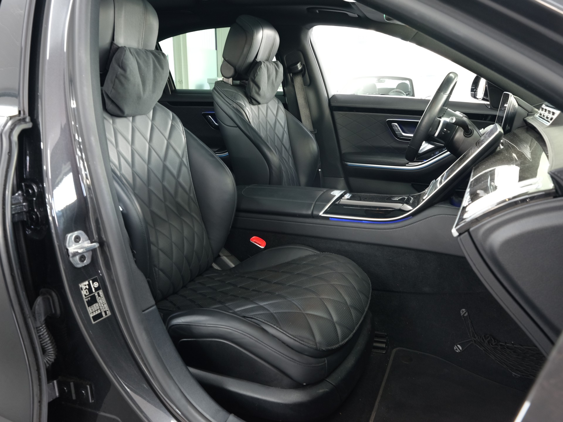 MERCEDES-BENZ S 500 4Matic AMG Line 9G-Tronic *Burmester* *360 Kamera* *Designo*-image-33