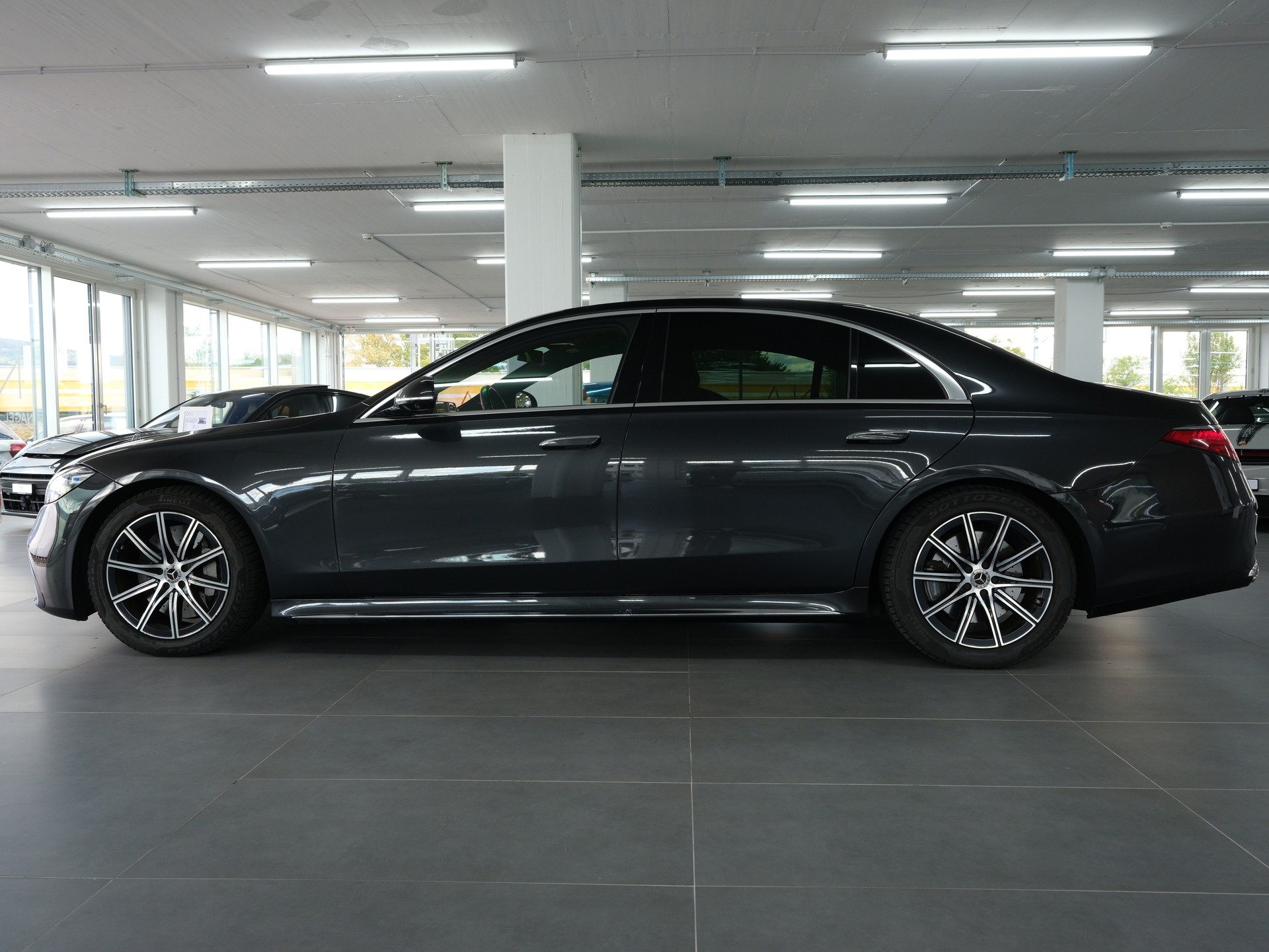 MERCEDES-BENZ S 500 4Matic AMG Line 9G-Tronic *Burmester* *360 Kamera* *Designo*-image-6