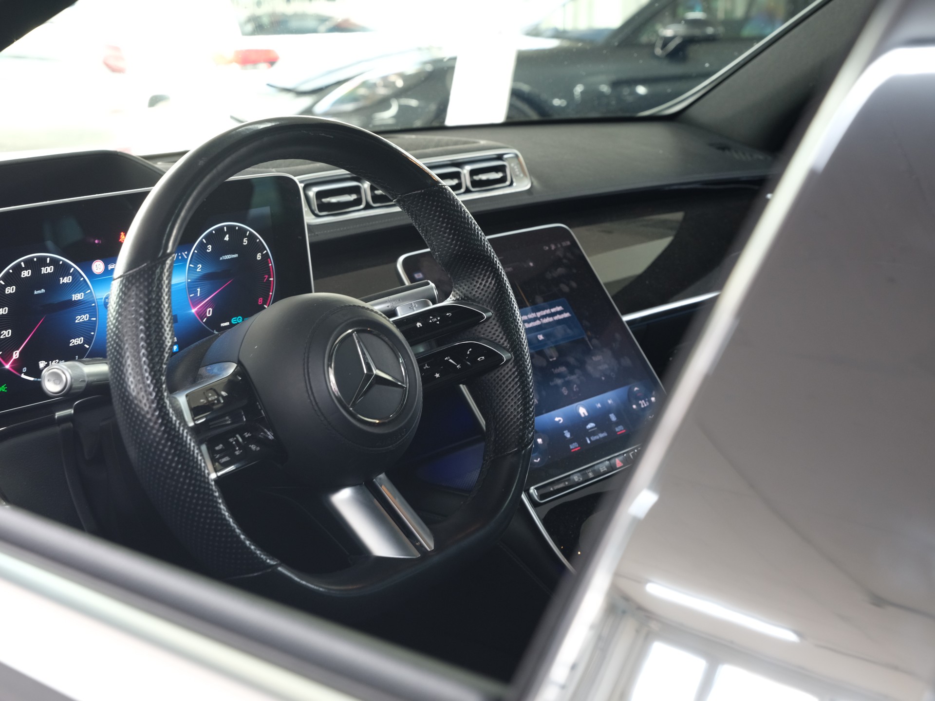 MERCEDES-BENZ S 500 4Matic AMG Line 9G-Tronic *Burmester* *360 Kamera* *Designo*-image-19