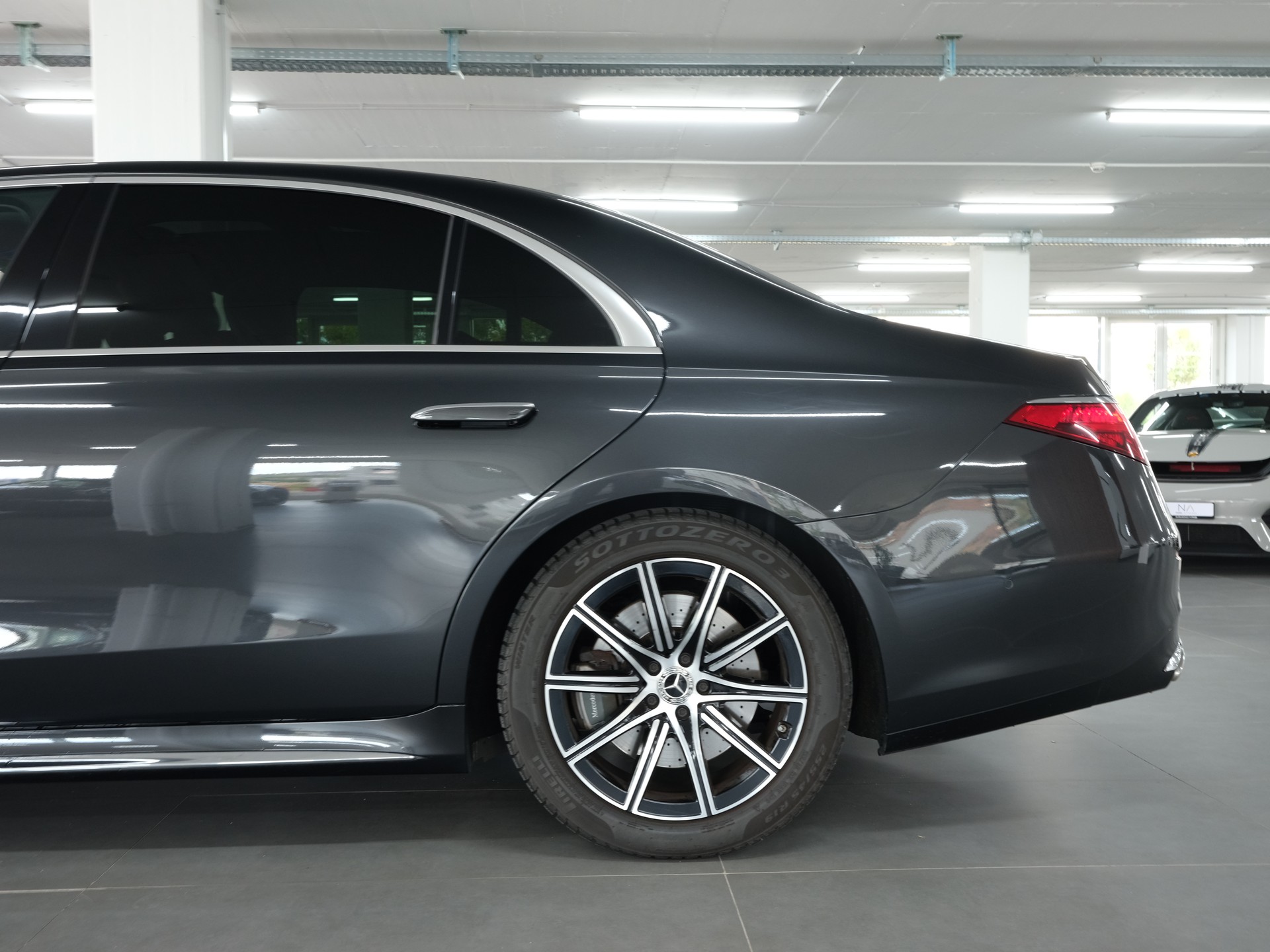 MERCEDES-BENZ S 500 4Matic AMG Line 9G-Tronic *Burmester* *360 Kamera* *Designo*-image-14