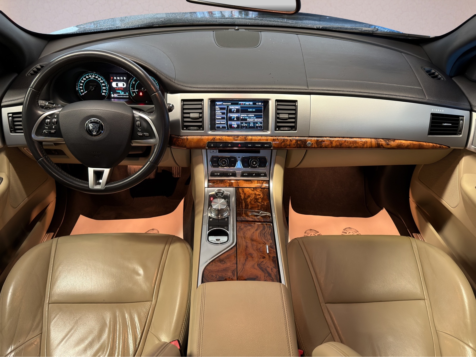 JAGUAR XF 3.0 V6 S/C 4x4-showroom-element-3