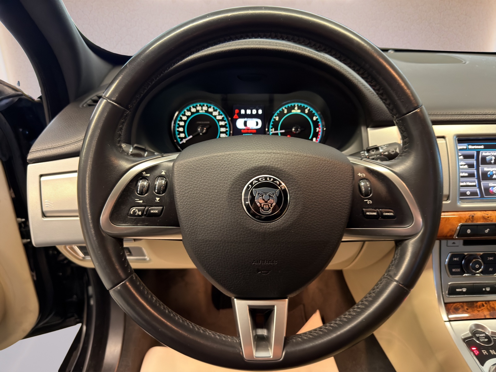 JAGUAR XF 3.0 V6 S/C 4x4-image-10