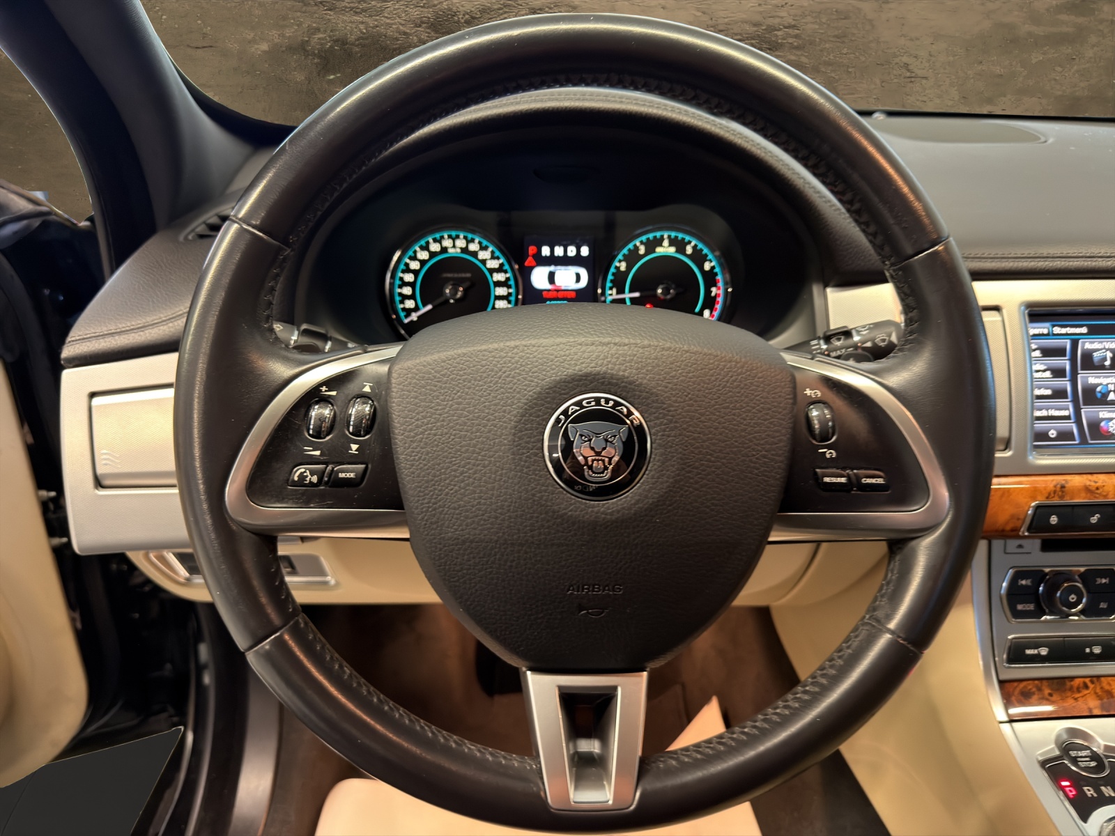 JAGUAR XF 3.0 V6 S/C 4x4-image-8
