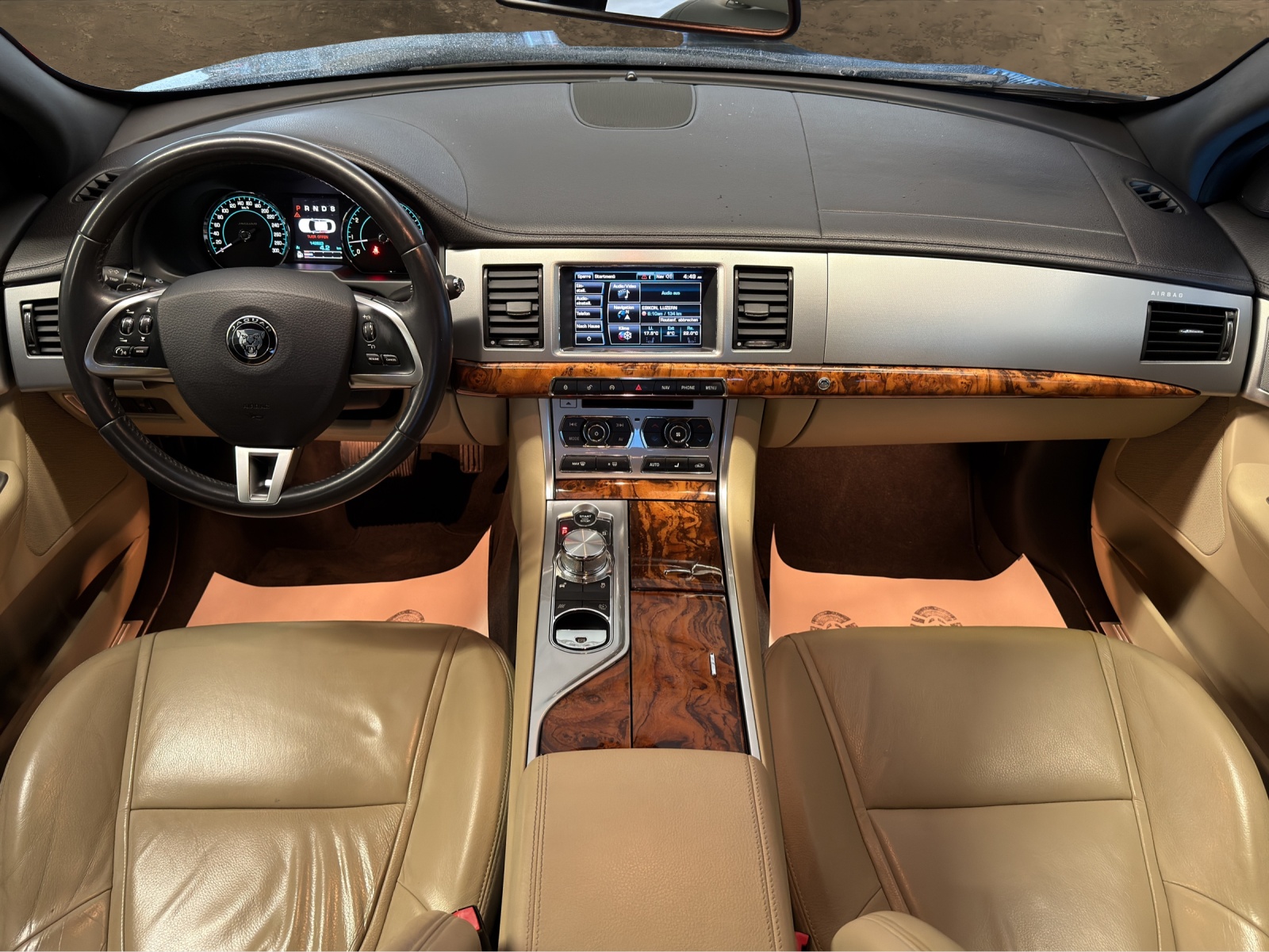 JAGUAR XF 3.0 V6 S/C 4x4-image-3