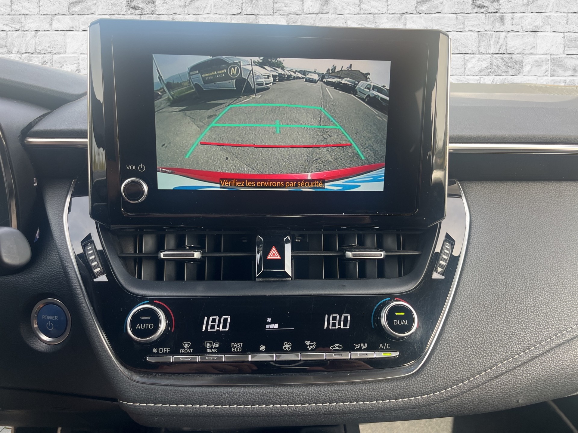 TOYOTA Corolla Touring Sports 1.8 HSD Comfort e-CVT-image-9