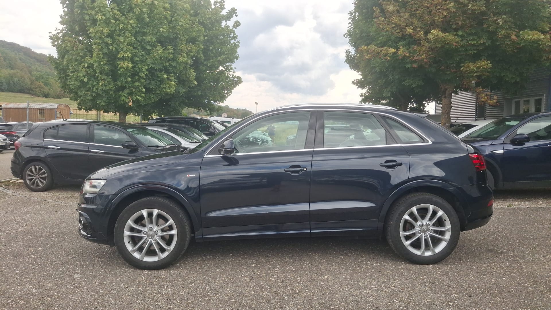 AUDI Q3 2.0 TDI quattro S-tronic-image-1