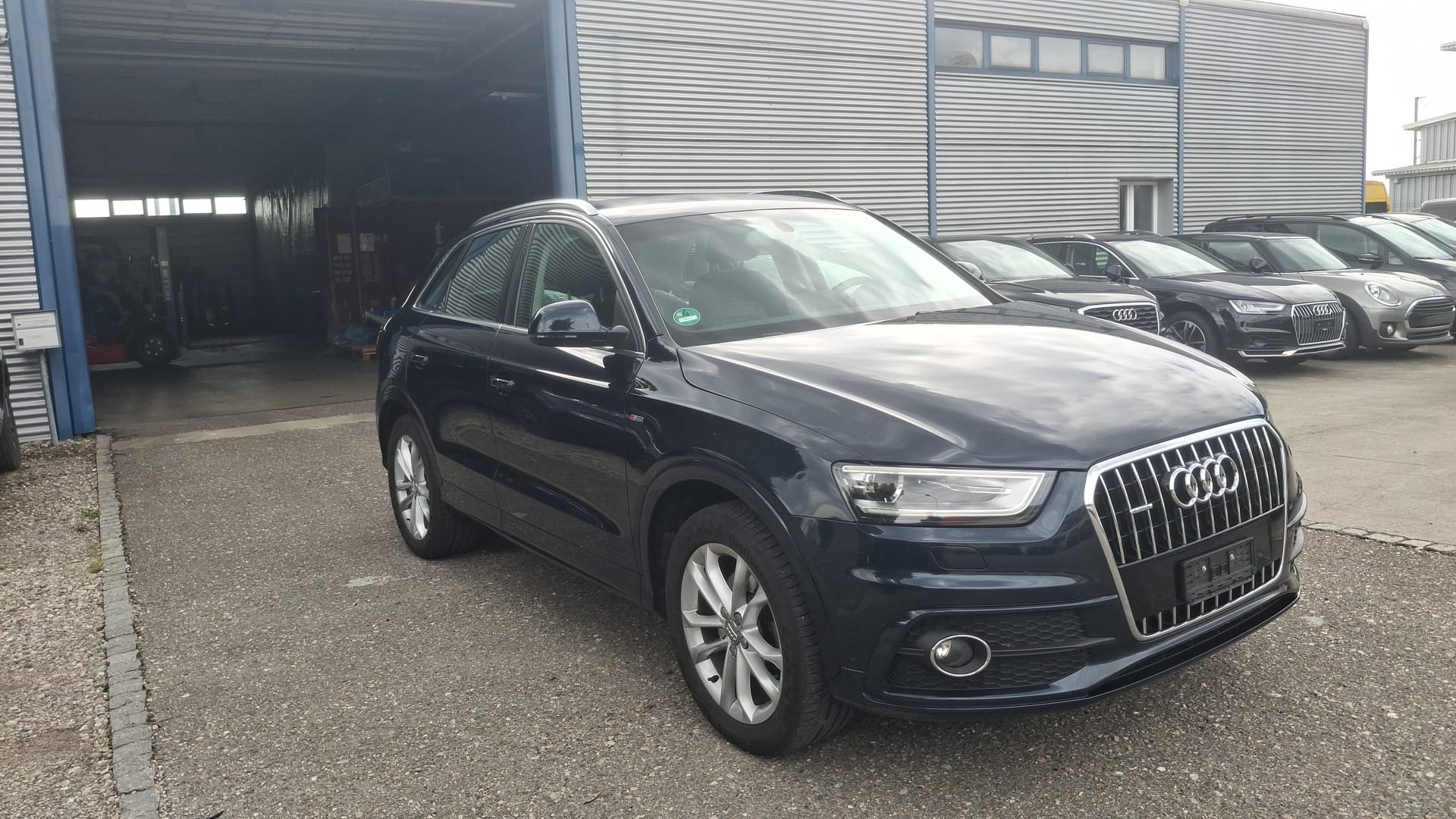 AUDI Q3 2.0 TDI quattro S-tronic-image-5