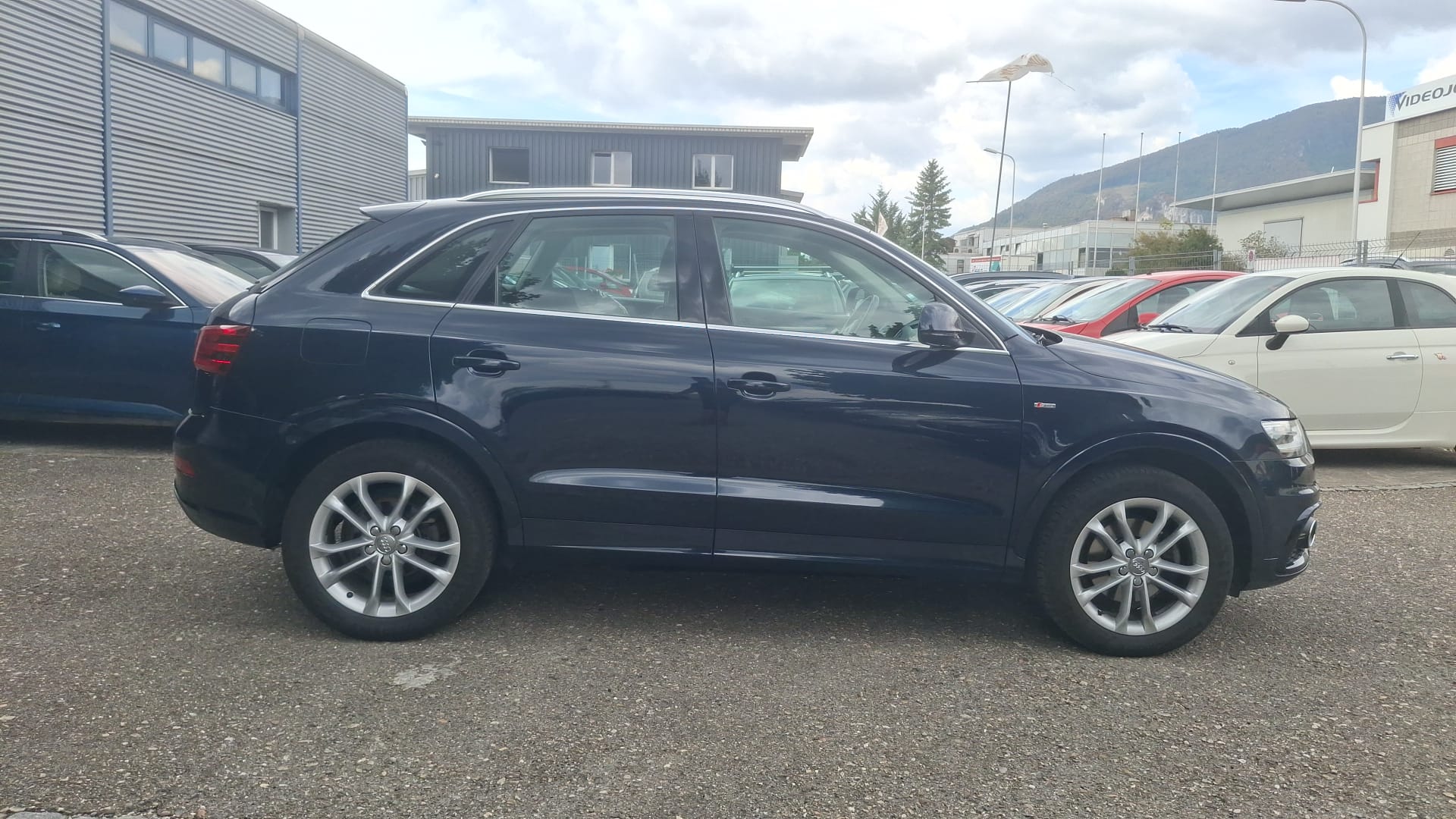AUDI Q3 2.0 TDI quattro S-tronic-image-4