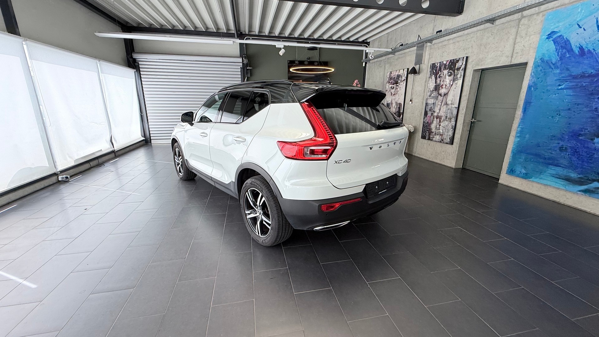 VOLVO XC40 2.0 T4 R-Design-image-17