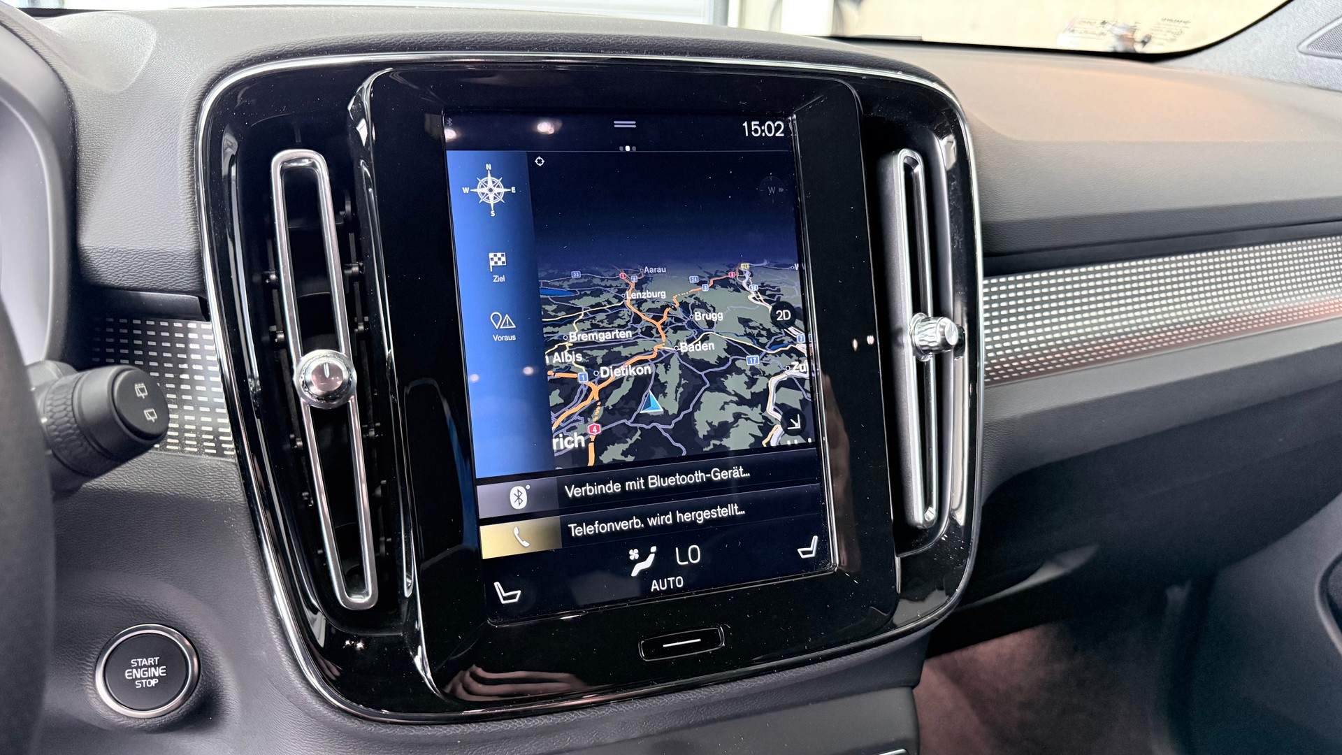 VOLVO XC40 2.0 T4 R-Design-image-15