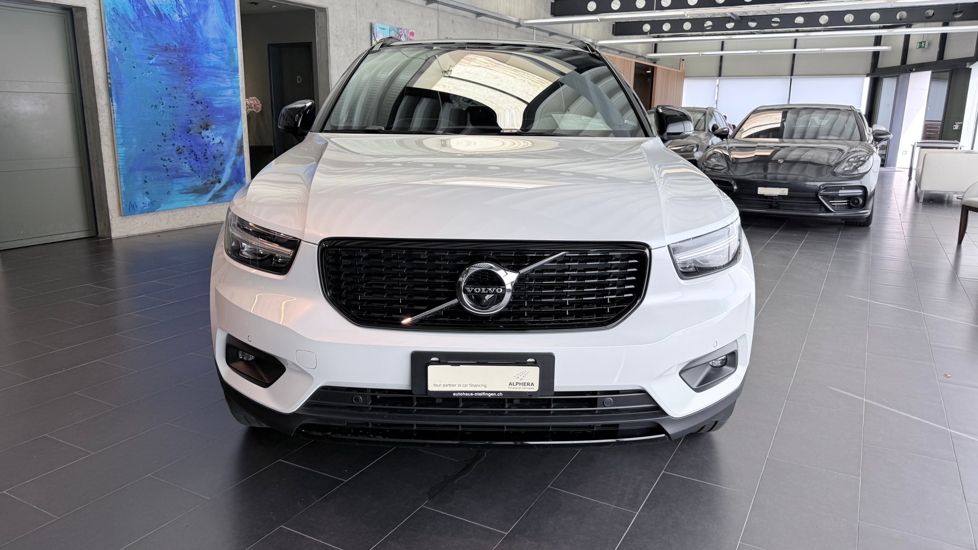 VOLVO XC40 2.0 T4 R-Design-image-6