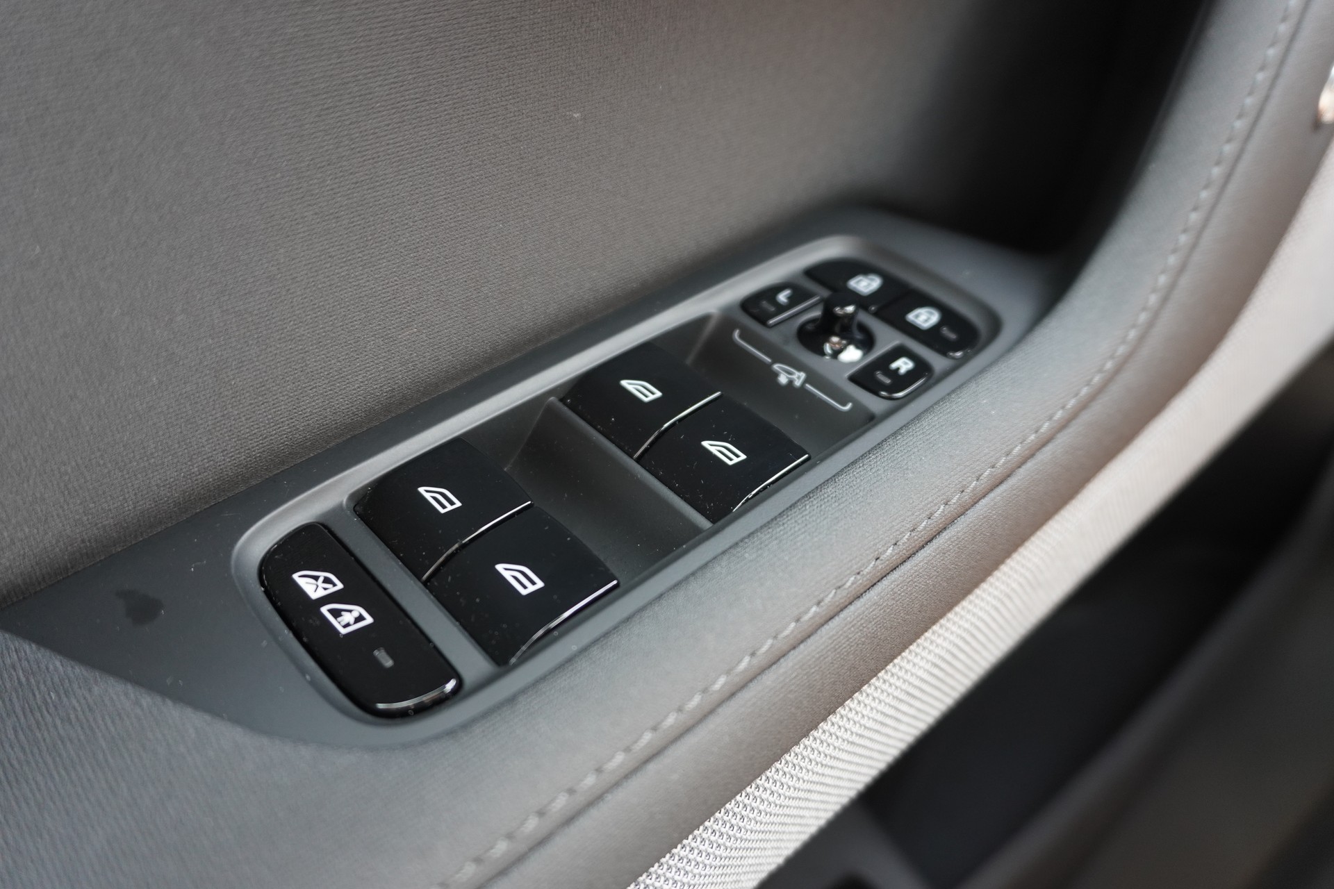 POLESTAR Polestar 2 Long Range Single Plus Pack 82kWh-image-34