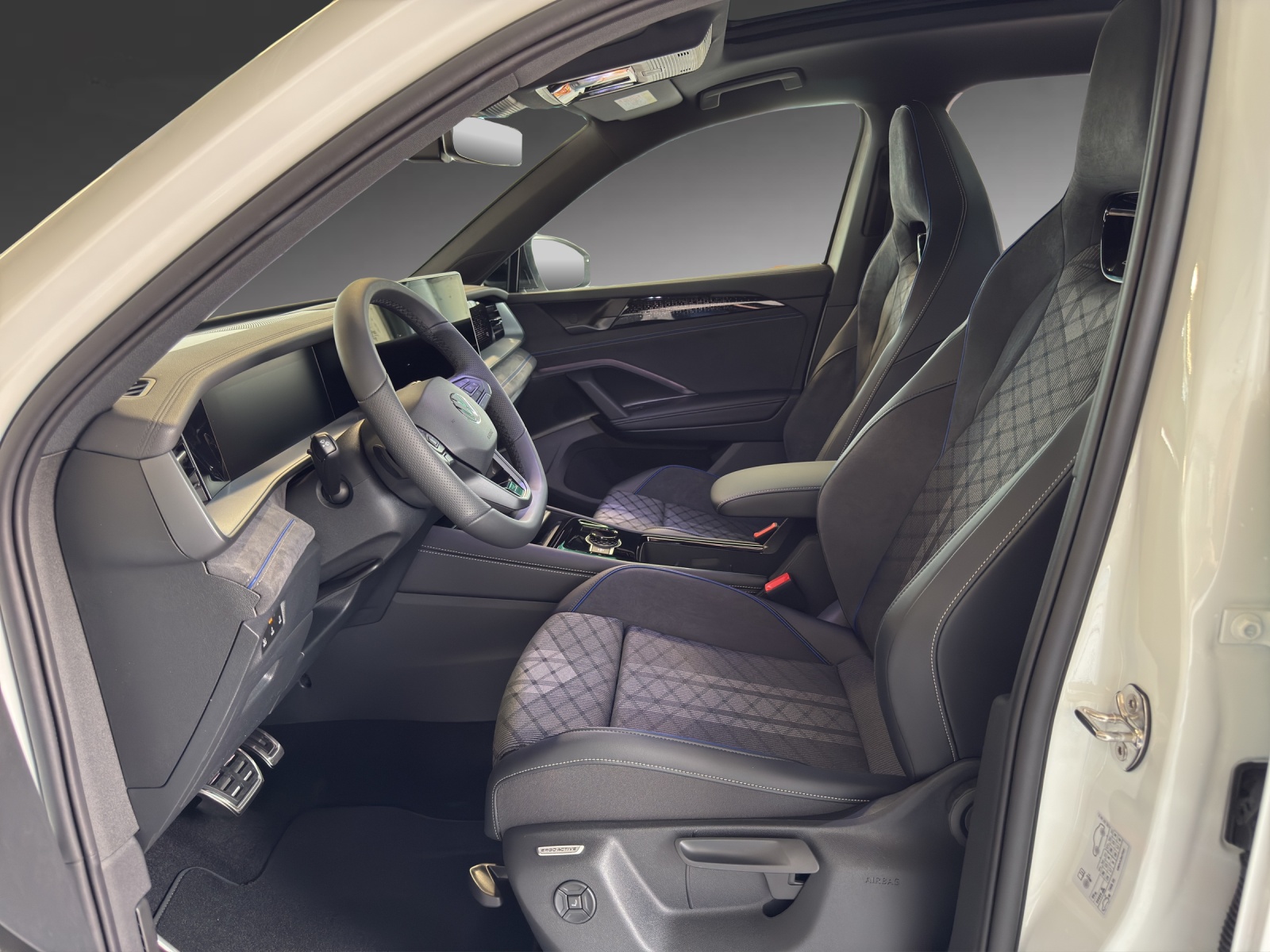 VW Tayron 2.0 TSI R-Line DSG 4Motion-image-5