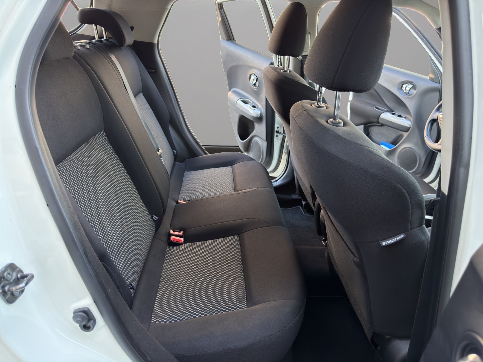 NISSAN Juke 1.6 tekna Xtronic CVT-image-17