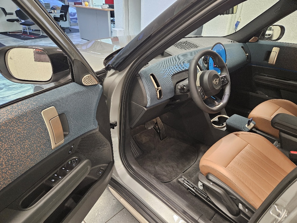 MINI Countryman E-image-8