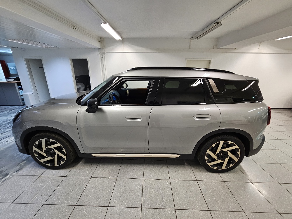 MINI Countryman E-image-7