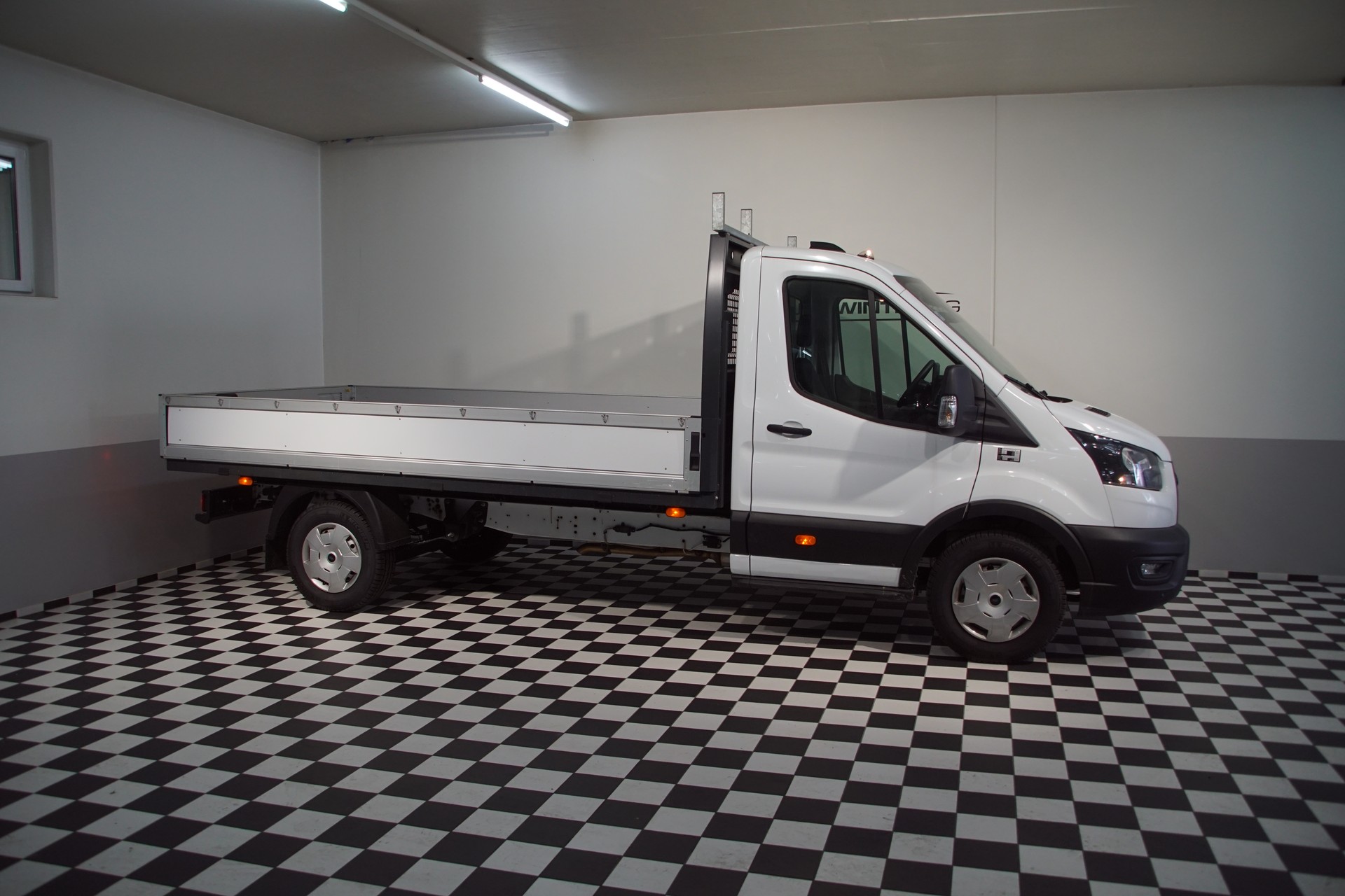FORD Transit 350 L3 Trend 2.0 TDCi 130 FWD-image-5