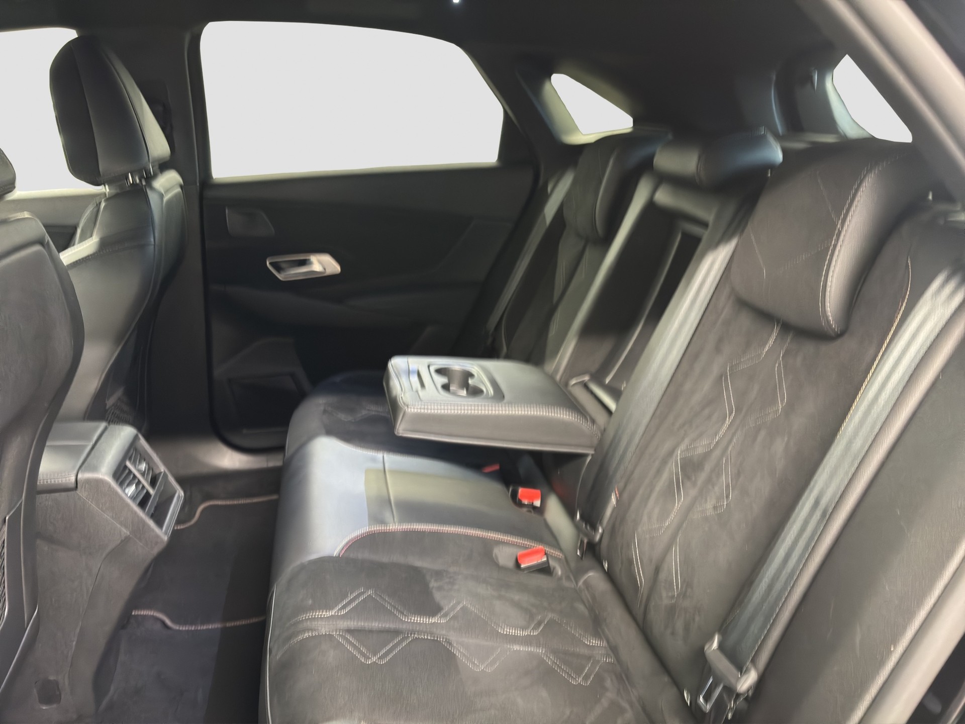 DS AUTOMOBILES DS 7 Crossback E-Tense 300 4x4 Ligne Noire-image-15