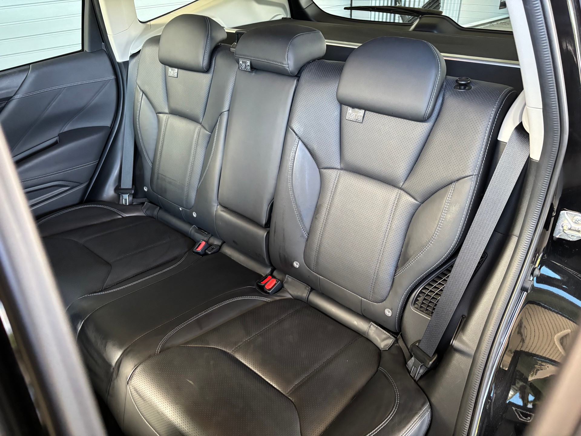 SUBARU Forester 2.0i e-Boxer Luxury Lineartronic-image-8