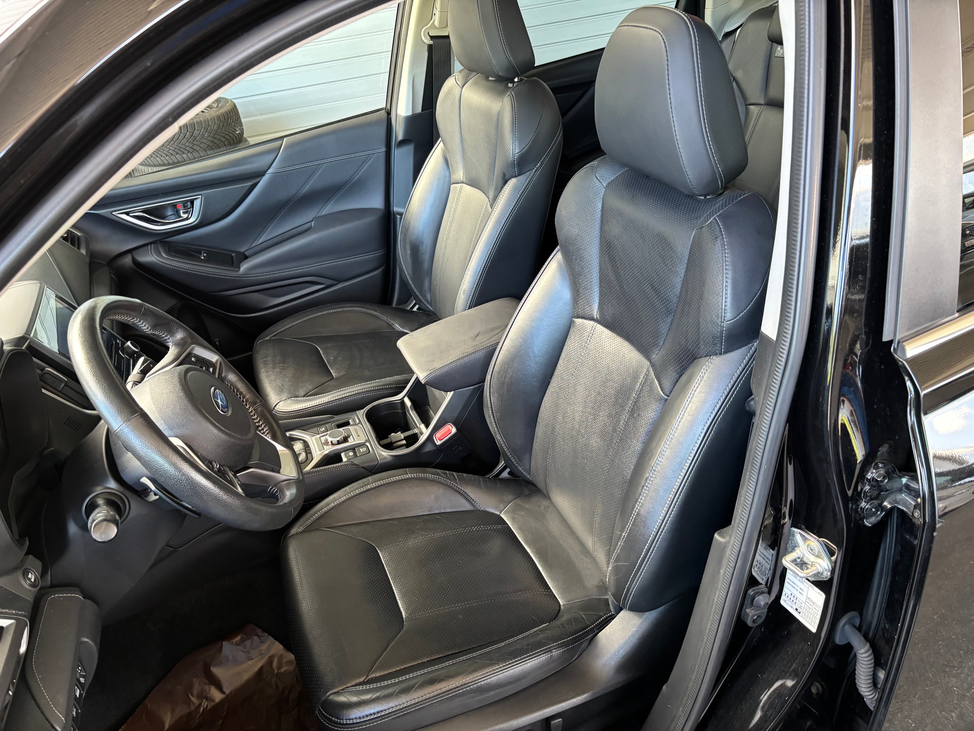 SUBARU Forester 2.0i e-Boxer Luxury Lineartronic-image-7