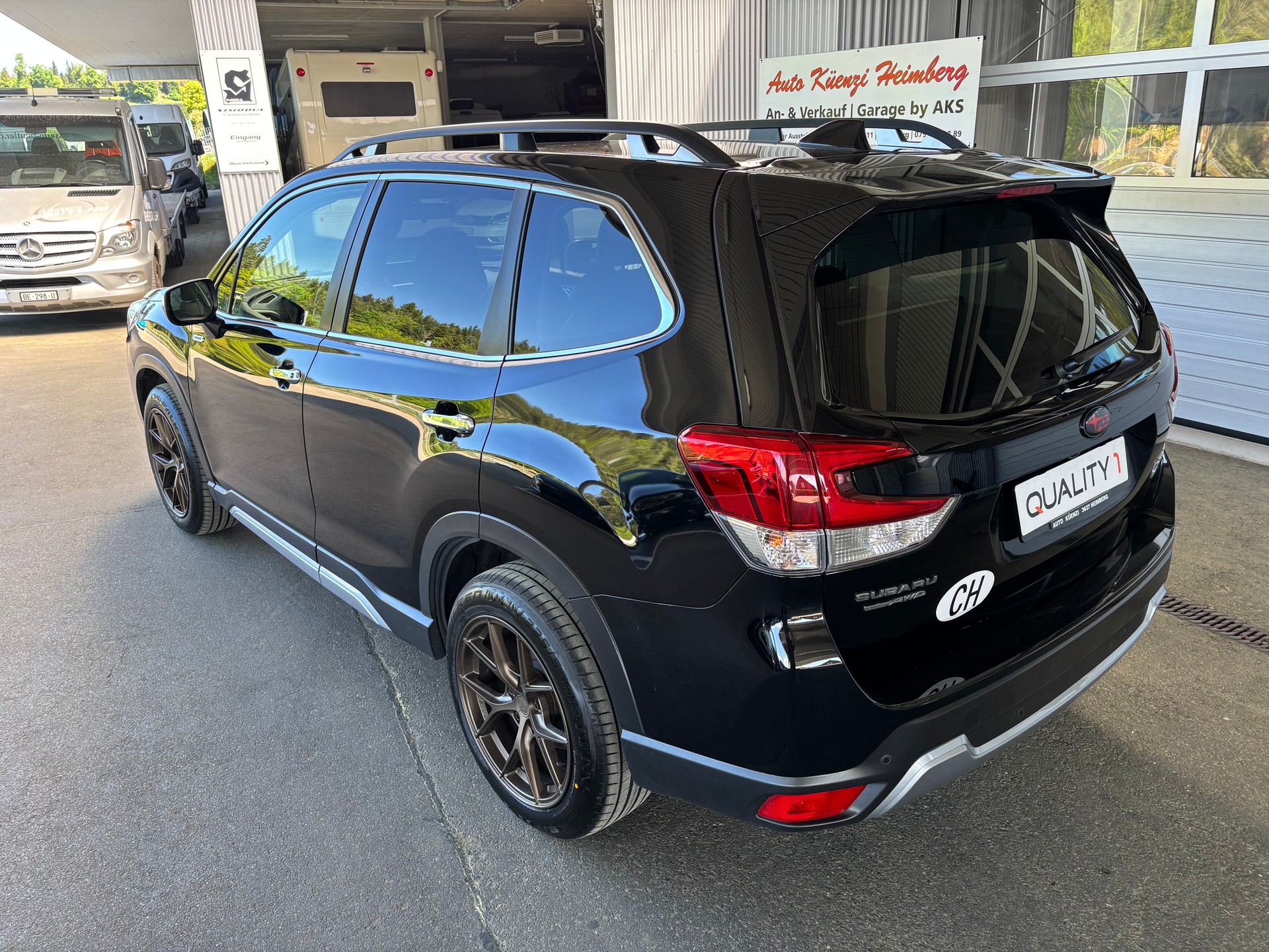 SUBARU Forester 2.0i e-Boxer Luxury Lineartronic-image-2