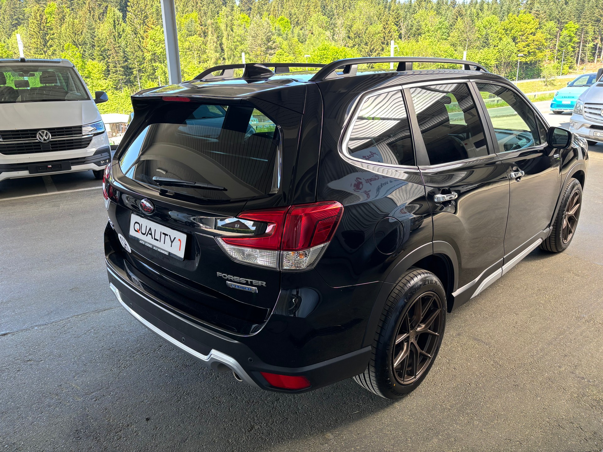 SUBARU Forester 2.0i e-Boxer Luxury Lineartronic-image-3