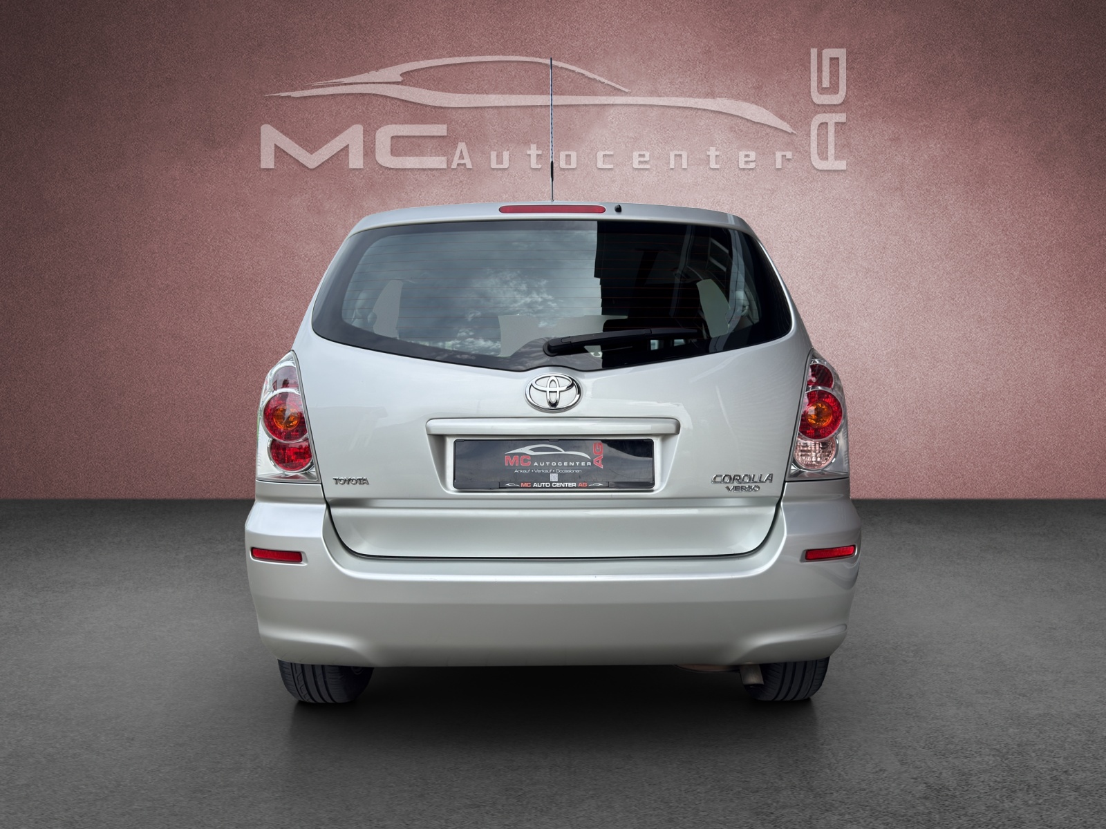 TOYOTA Corolla Verso 1.8 Linea Luna-image-1