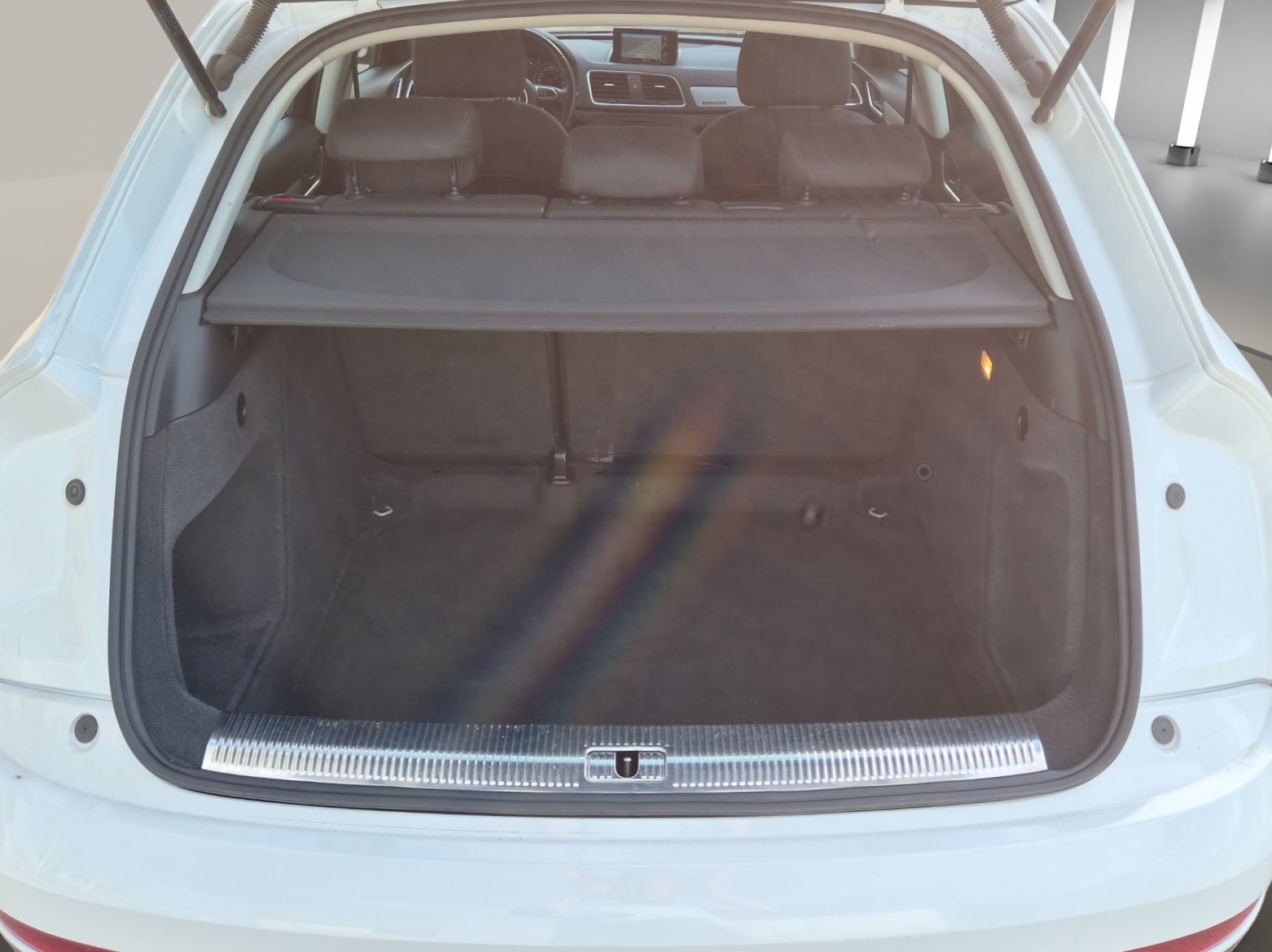 AUDI Q3 2.0 TFSI quattro S-tronic-image-15