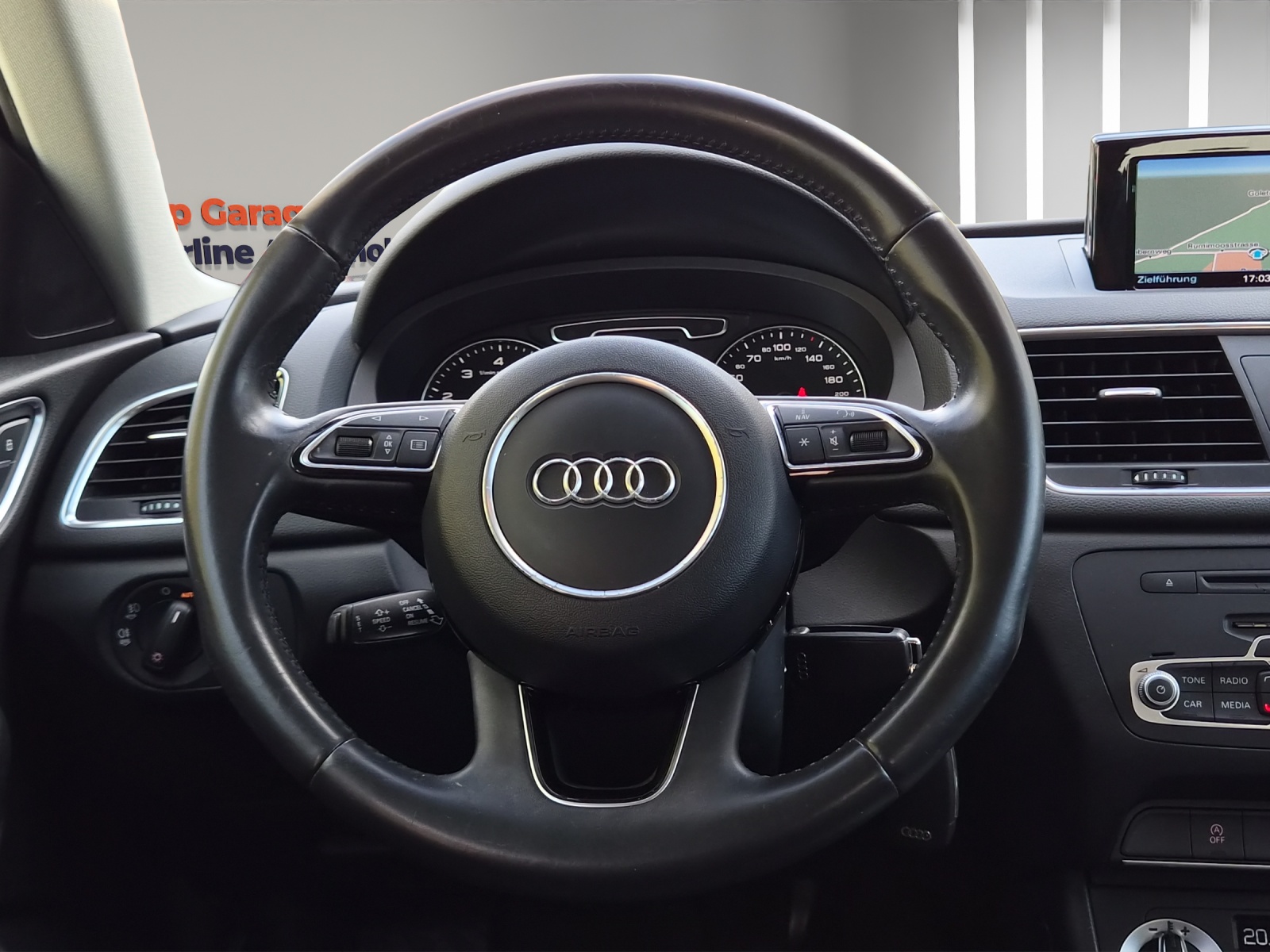 AUDI Q3 2.0 TFSI quattro S-tronic-image-9
