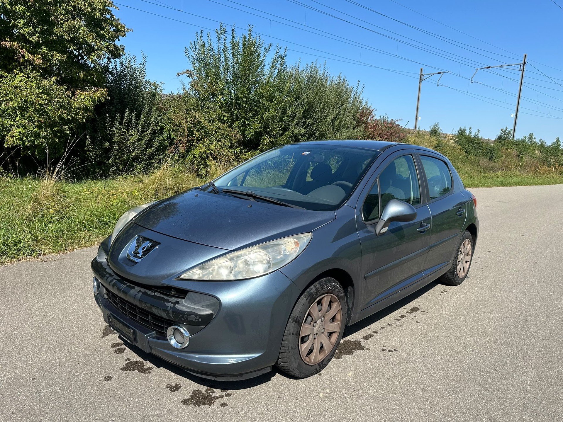 PEUGEOT 207 1.4 16V Trendy-image-1