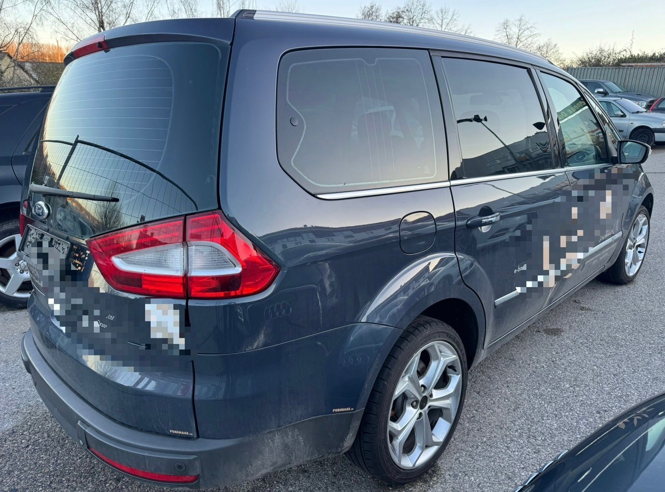 FORD Galaxy 1.6 SCTi Ghia-image-4