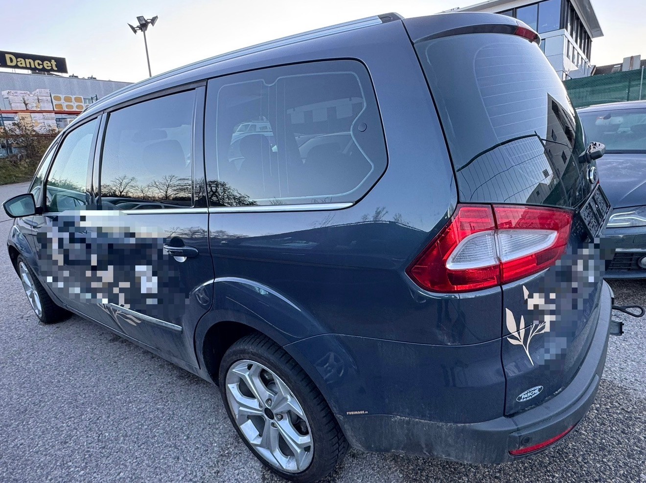 FORD Galaxy 1.6 SCTi Ghia-image-3