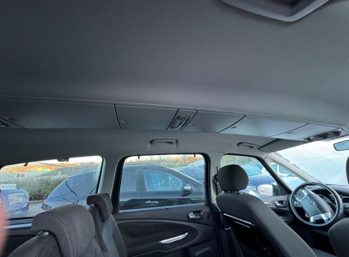 FORD Galaxy 1.6 SCTi Ghia-image-6