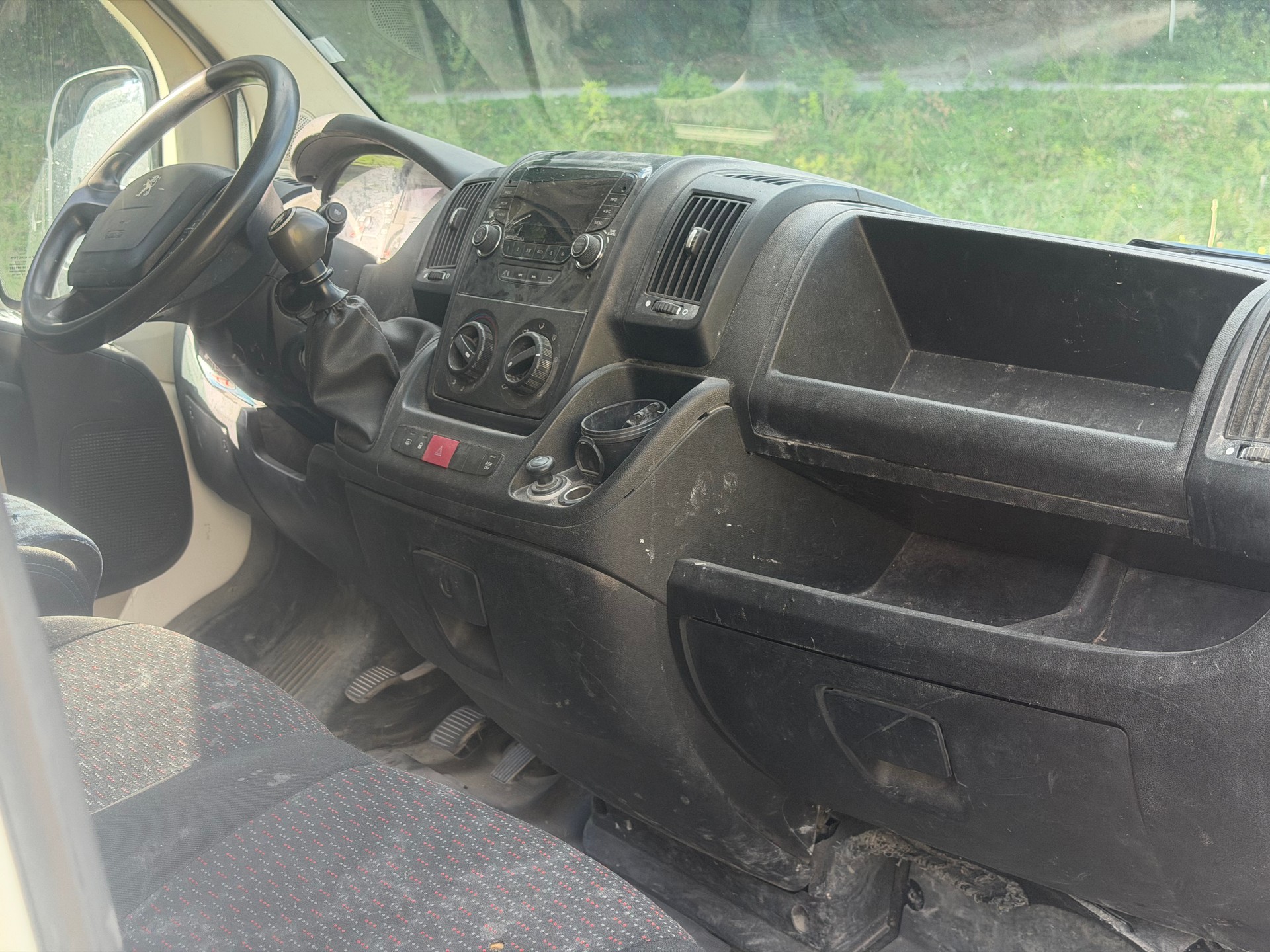 PEUGEOT Boxer 2.0 HDI 335 Allure L2H2-image-7
