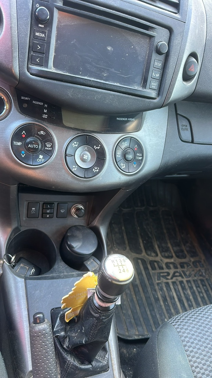 TOYOTA RAV-4 2.0 16V Linea Terra-image-7