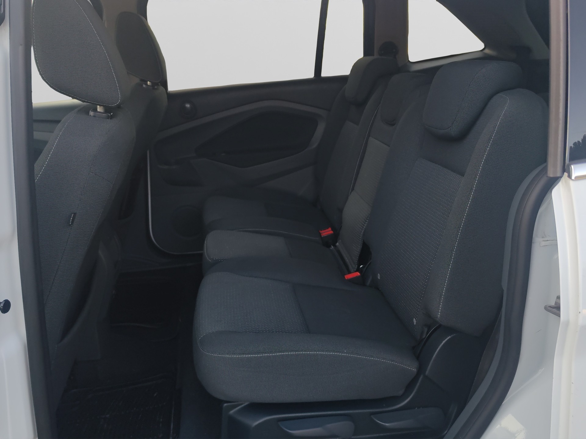 FORD Grand C-Max 2.0 TDCi Titanium PowerShift-image-16