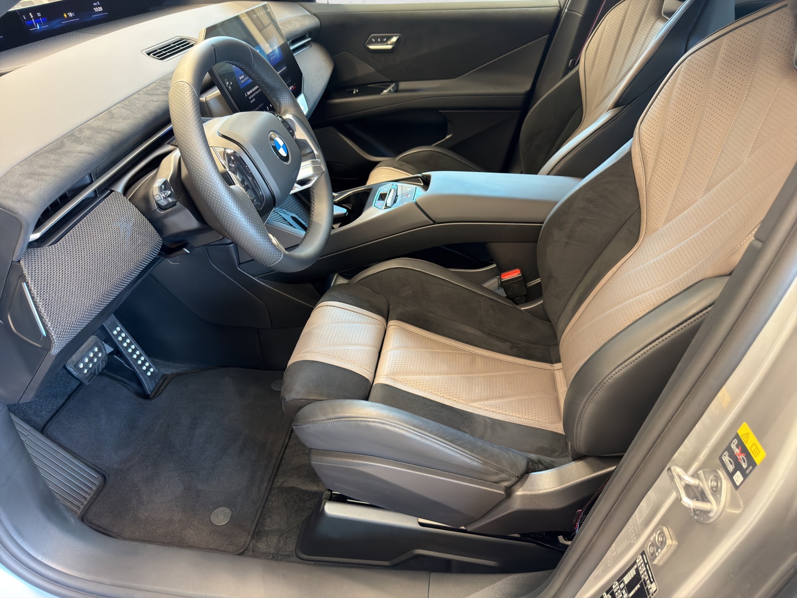 BMW iX3 50 xDrive M Sport Pro-image-10