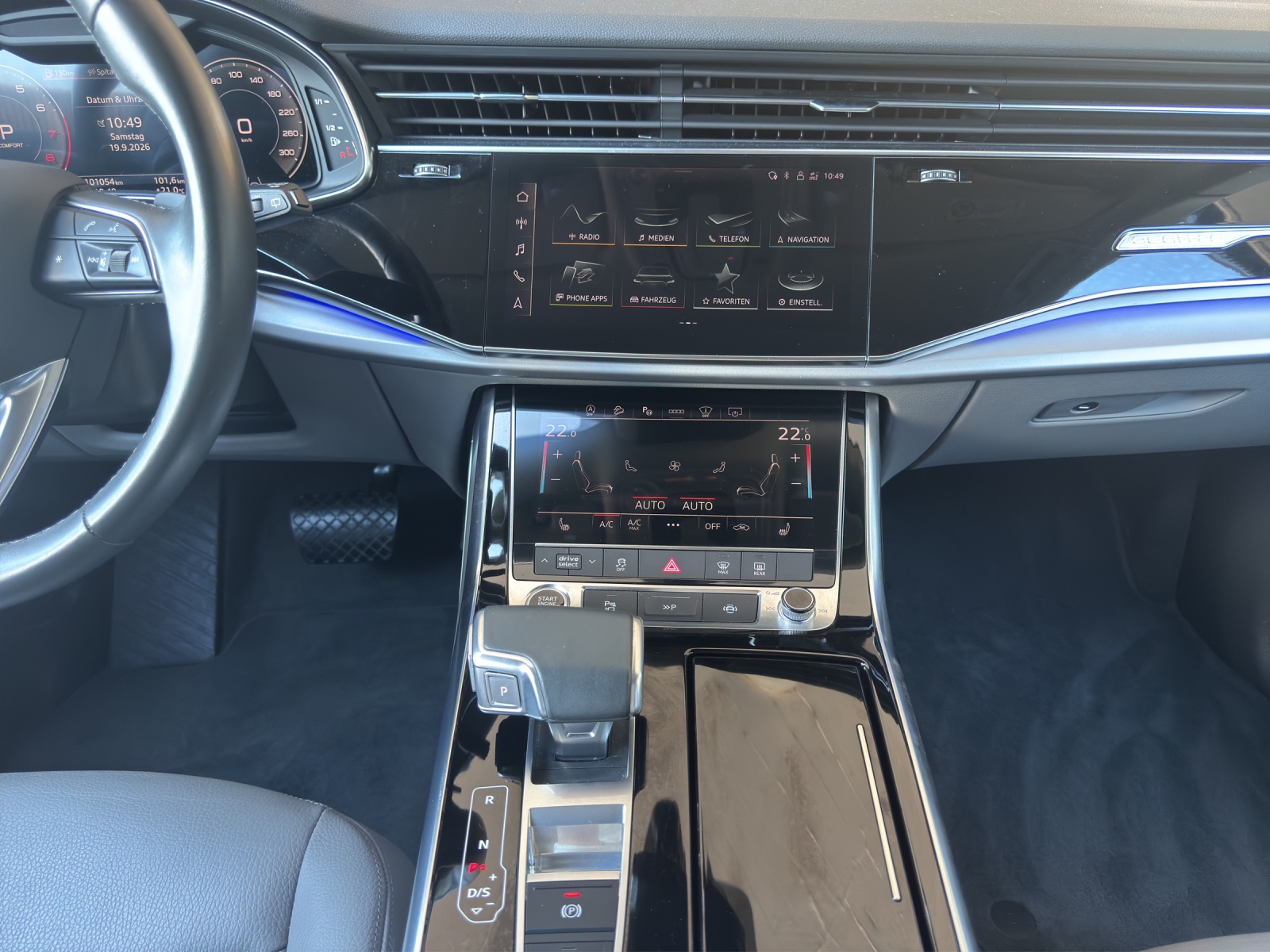 AUDI Q8 55 TFSI quattro tiptronic-image-13