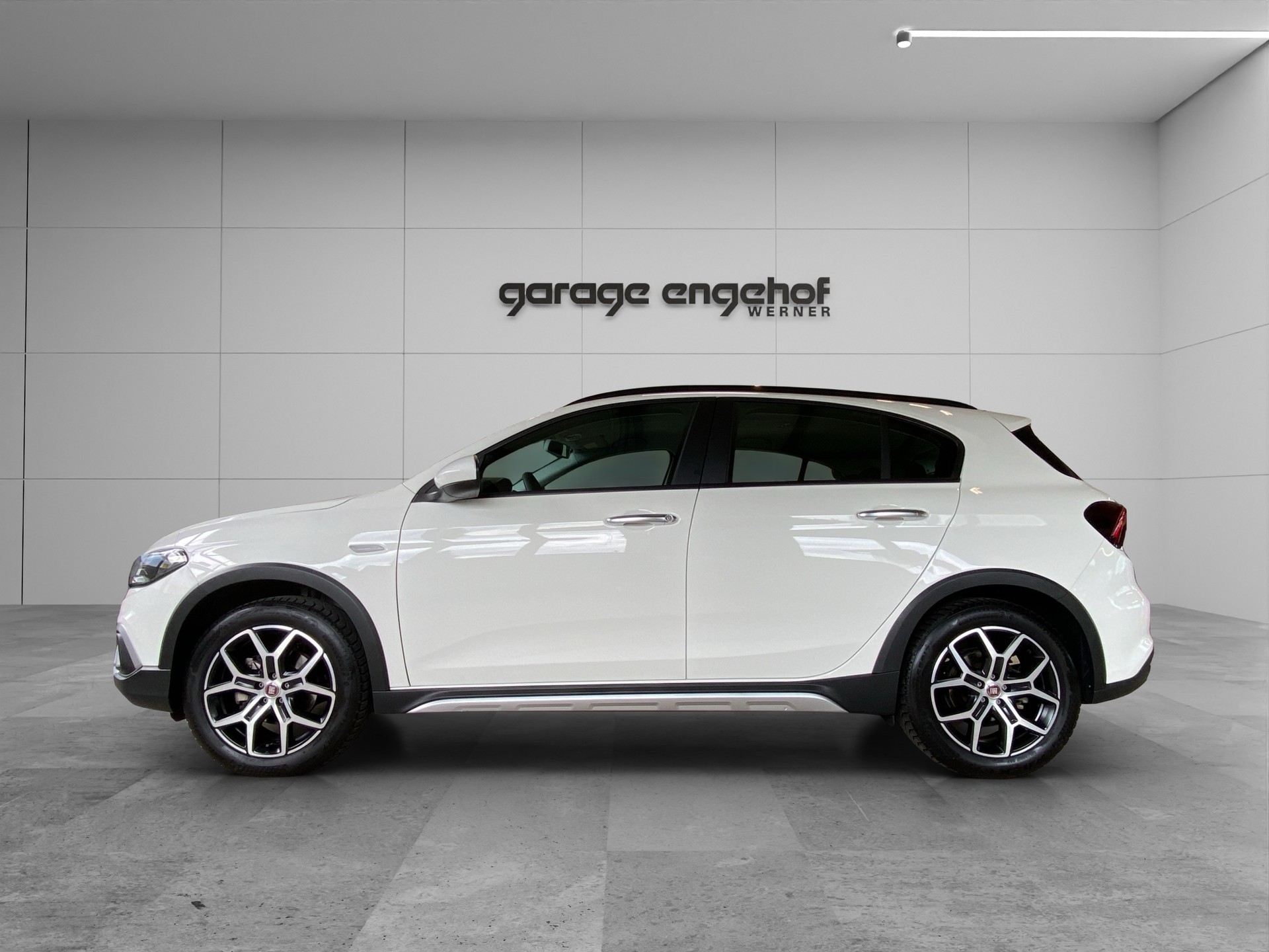 FIAT Tipo Hybrid 1.5 Swiss Edition Cross-image-2